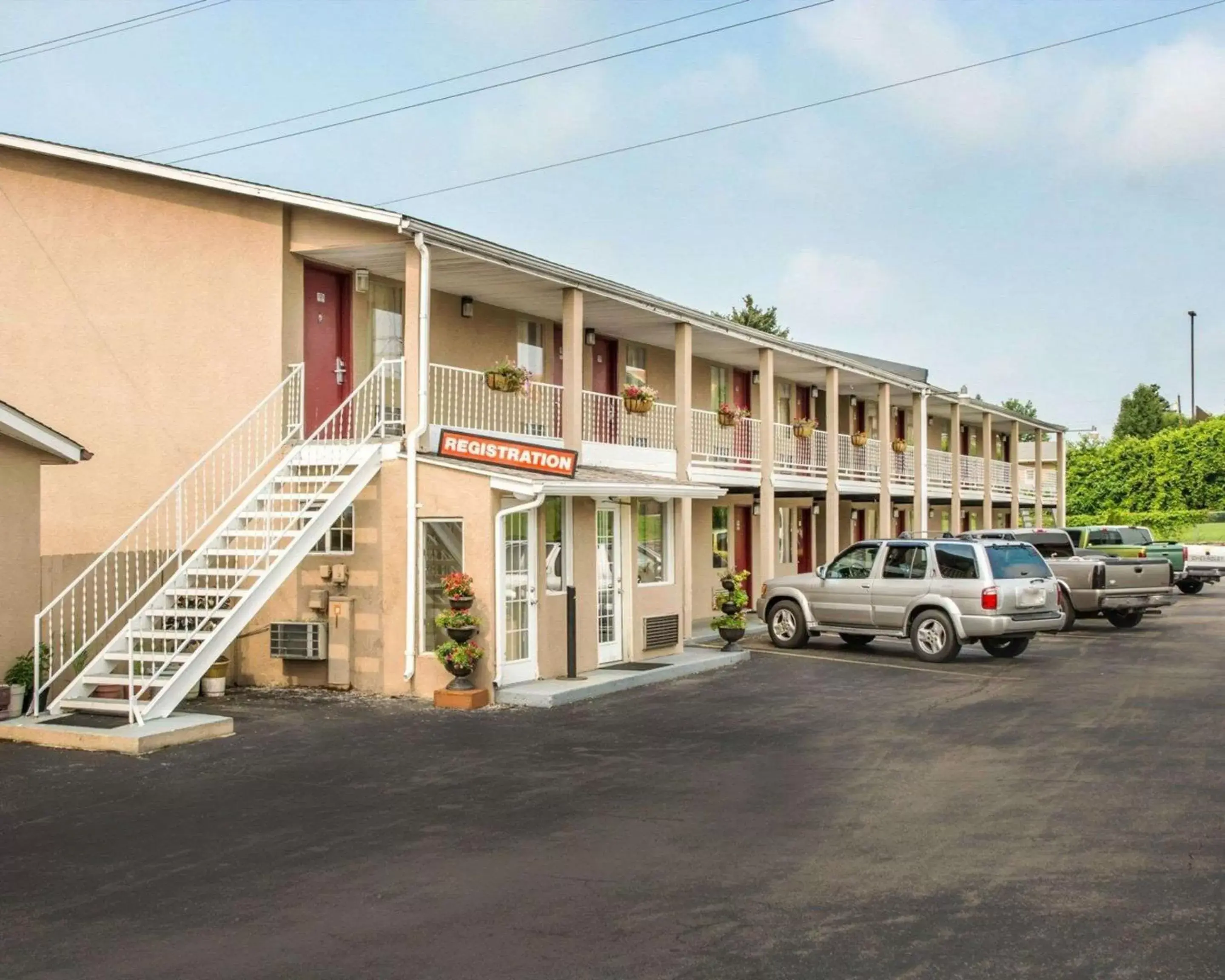 Property Building in Econo Lodge Franklin