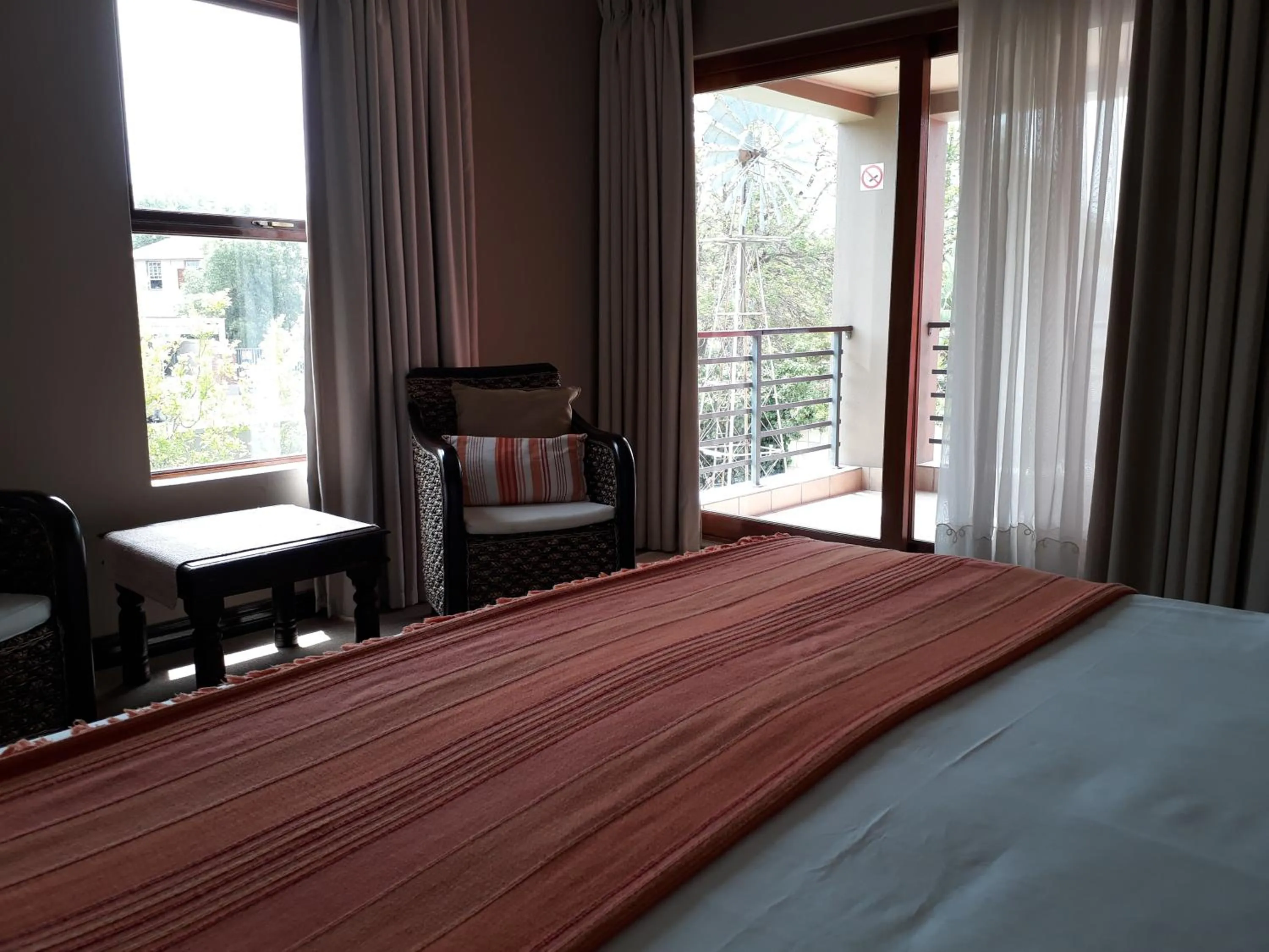Bed in Karoo Sun Guest House