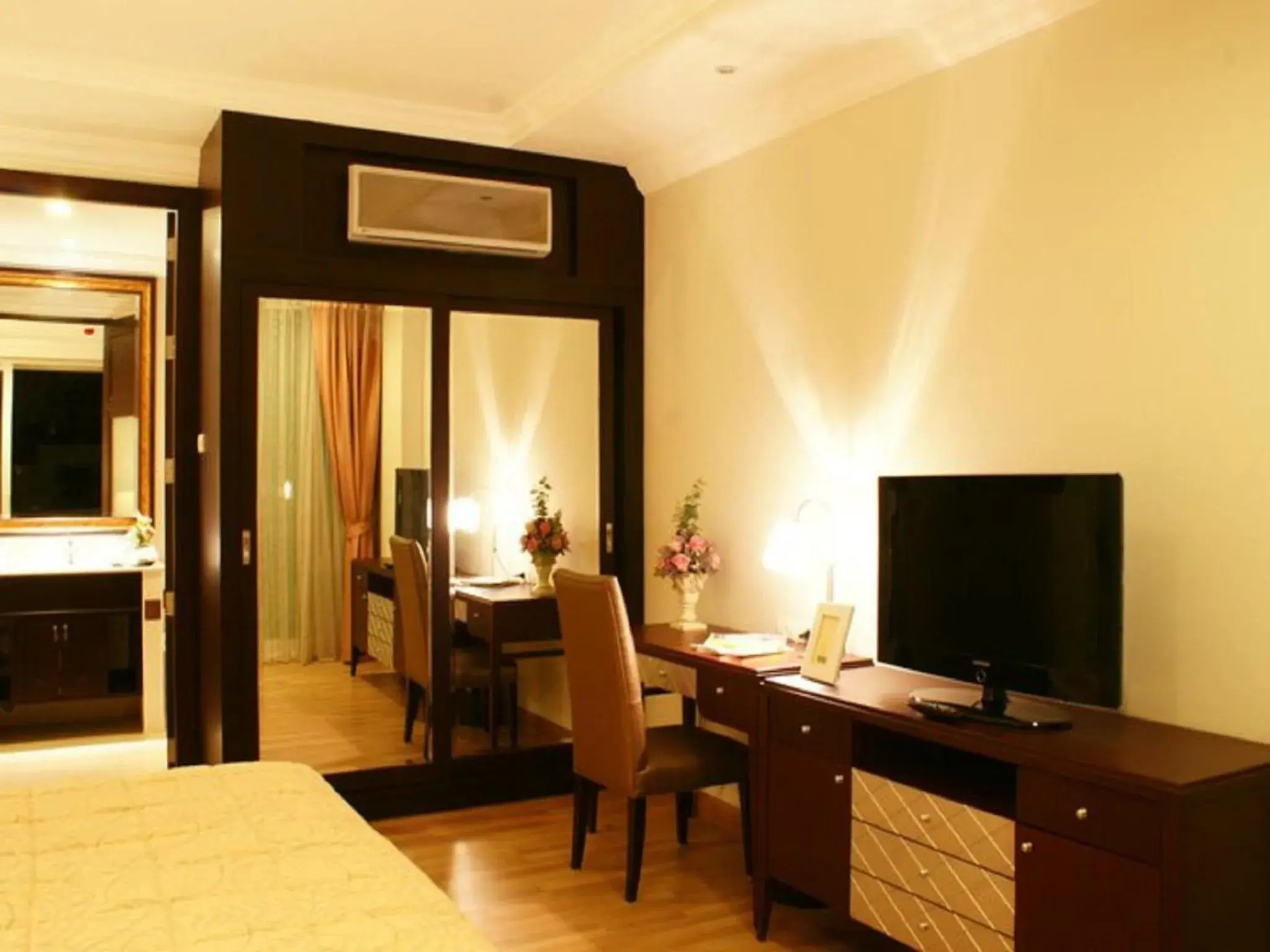 Photo of the whole room, TV/Entertainment Center in Lk Legend Hotel