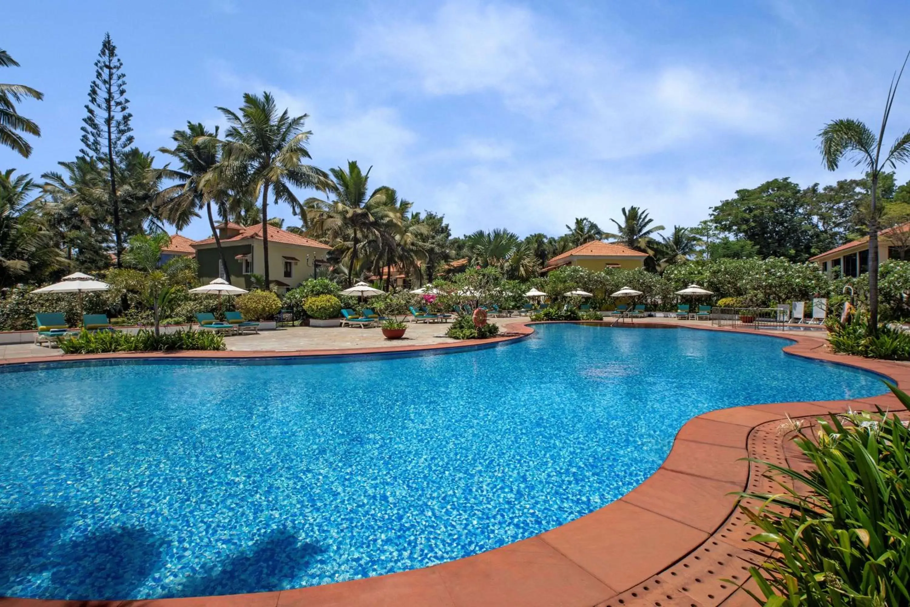 Pool view, Swimming Pool in Radisson Blu Resort, Goa