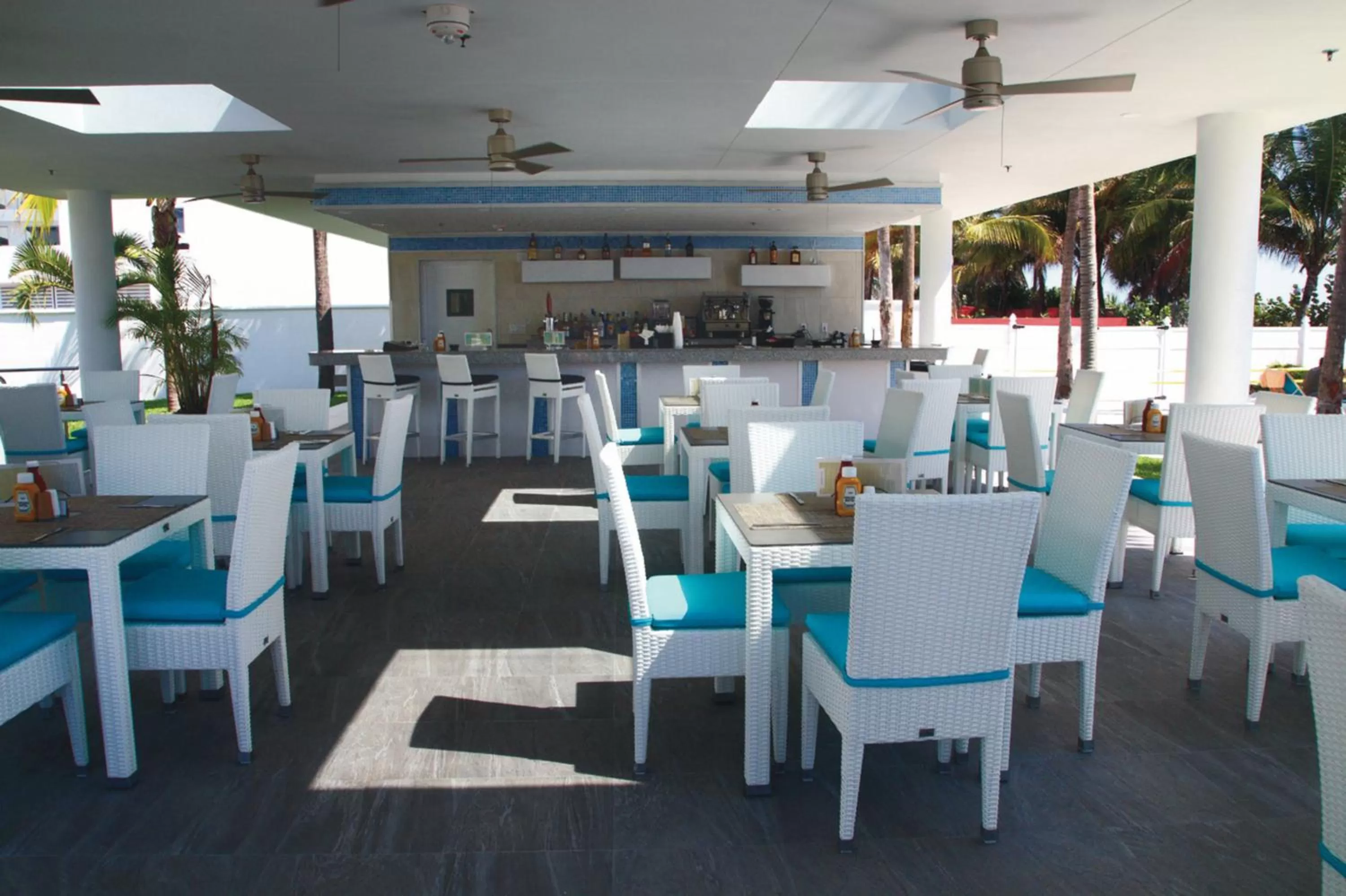 Food and drinks in Riu Plaza Miami Beach