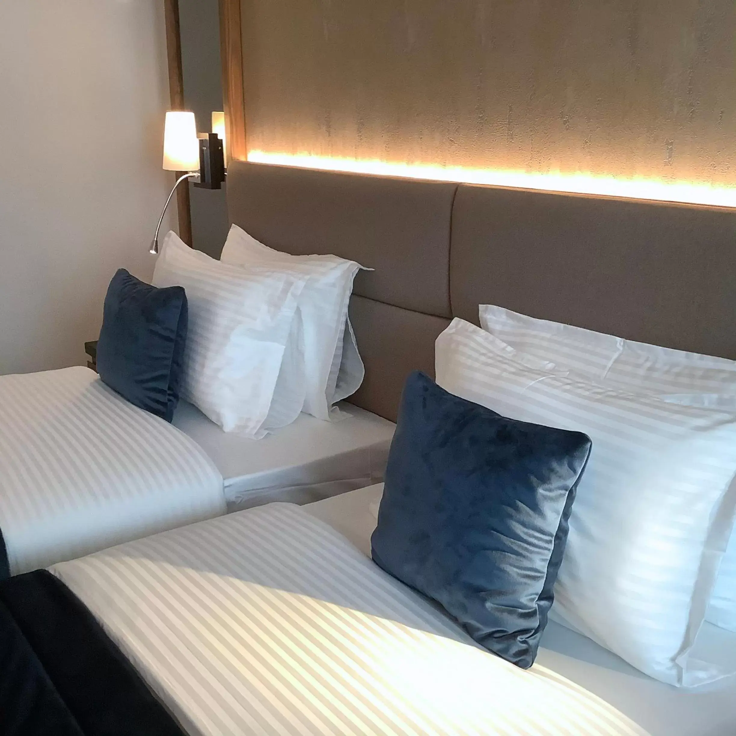 Bed in Central Point Hotel Beograd Bed in Central Point Hotel Beograd