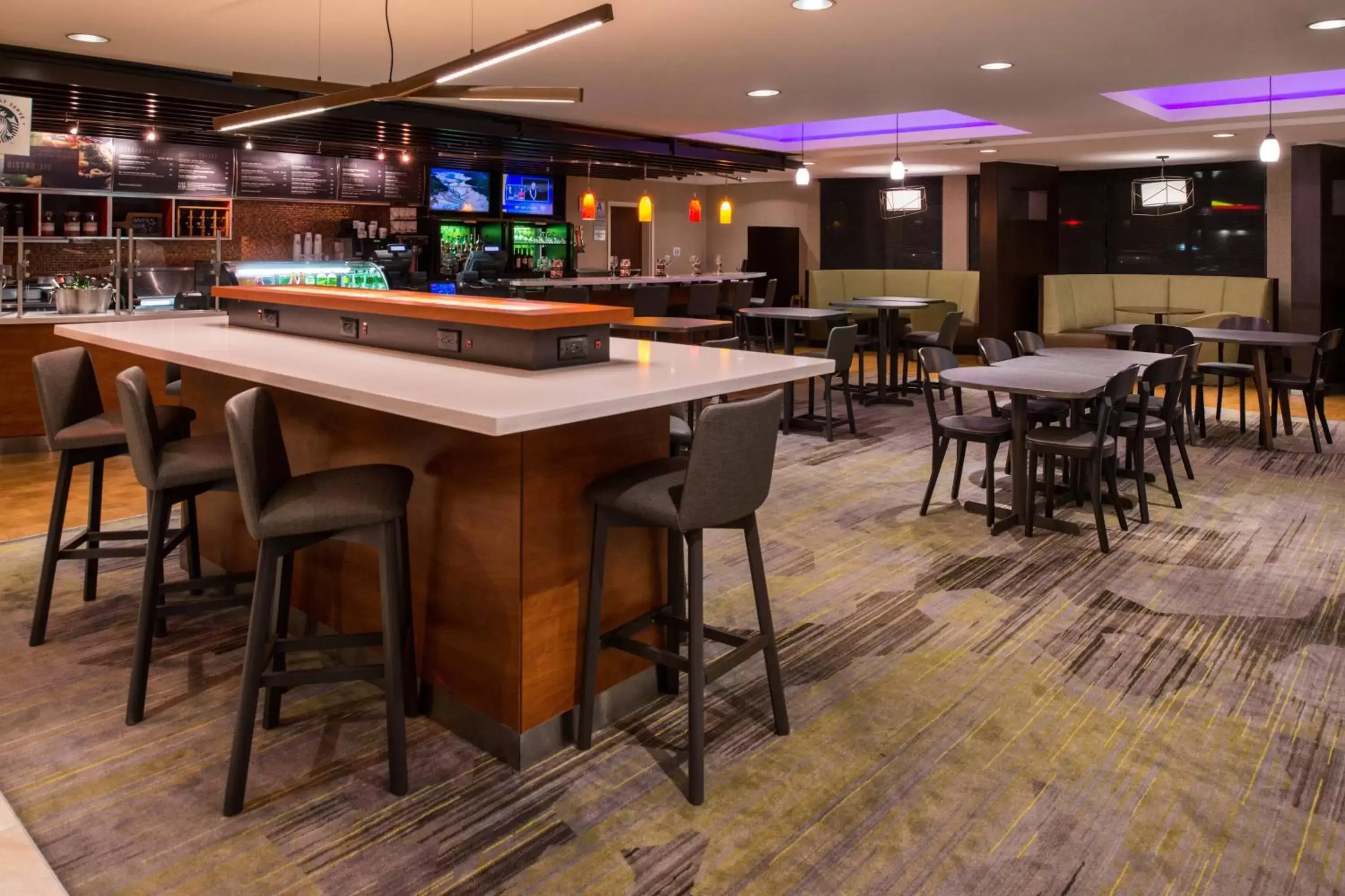 Restaurant/places to eat, Lounge/Bar in Courtyard by Marriott Victorville Hesperia