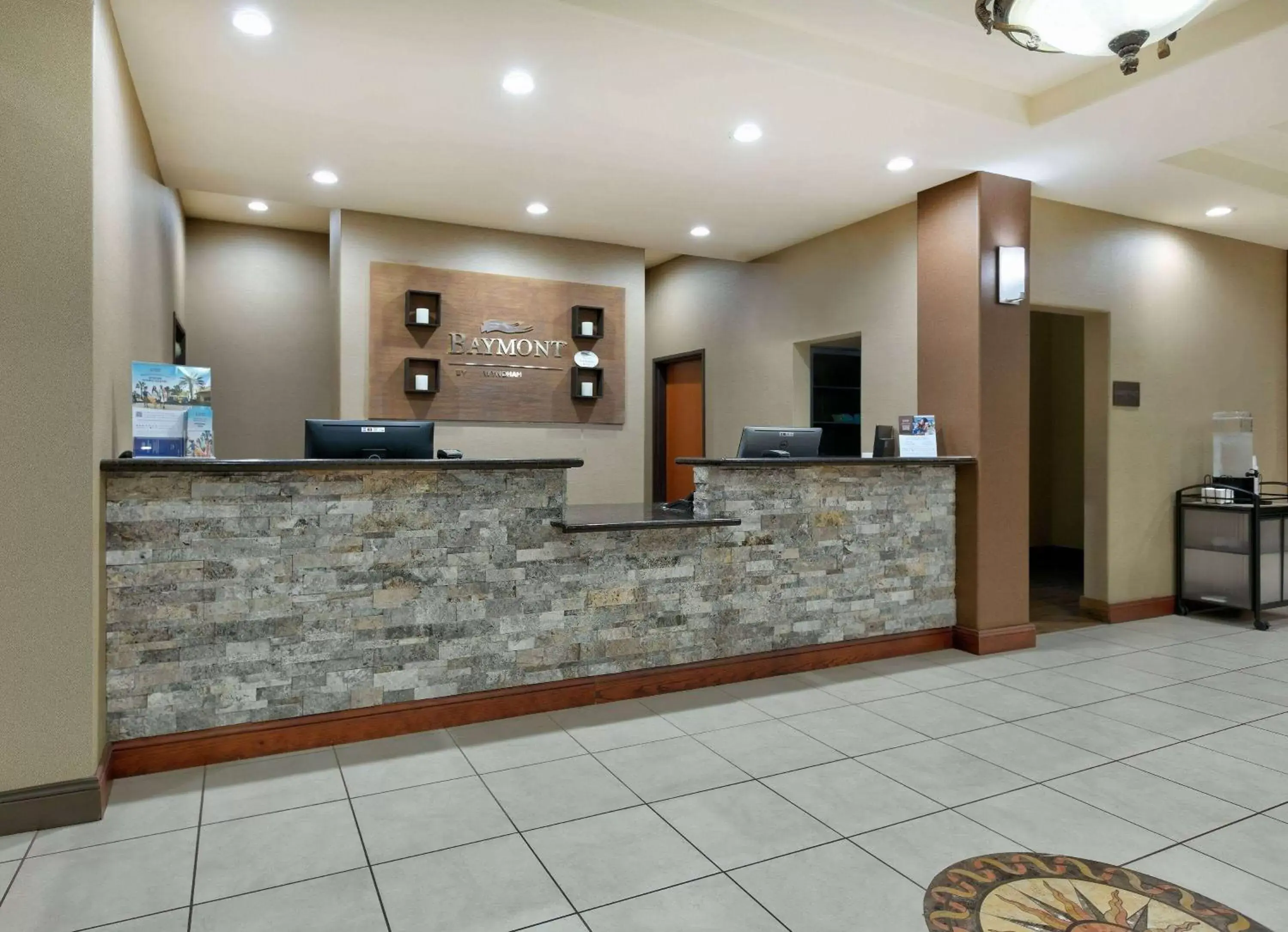 Lobby or reception, Lobby/Reception in Baymont Inn & Suites by Wyndham Glen Rose