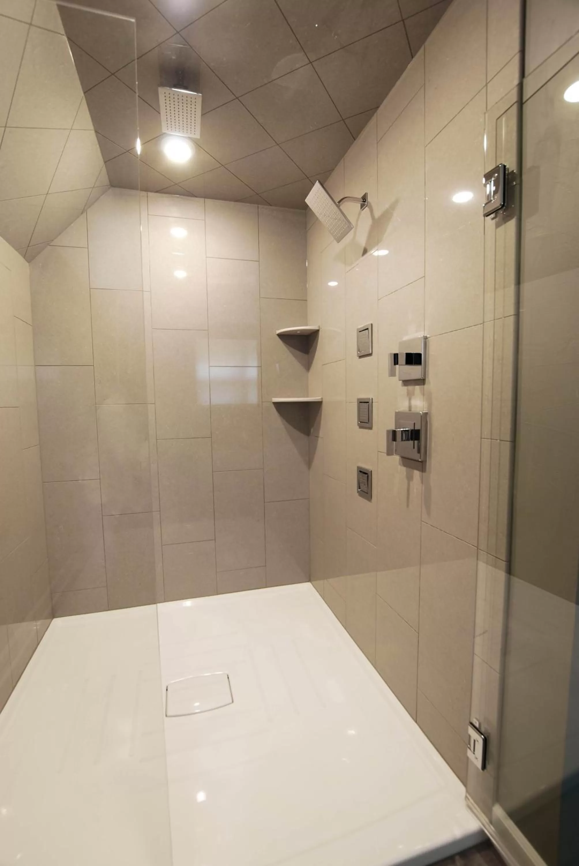 Shower in Homestead Suites - Fish Creek