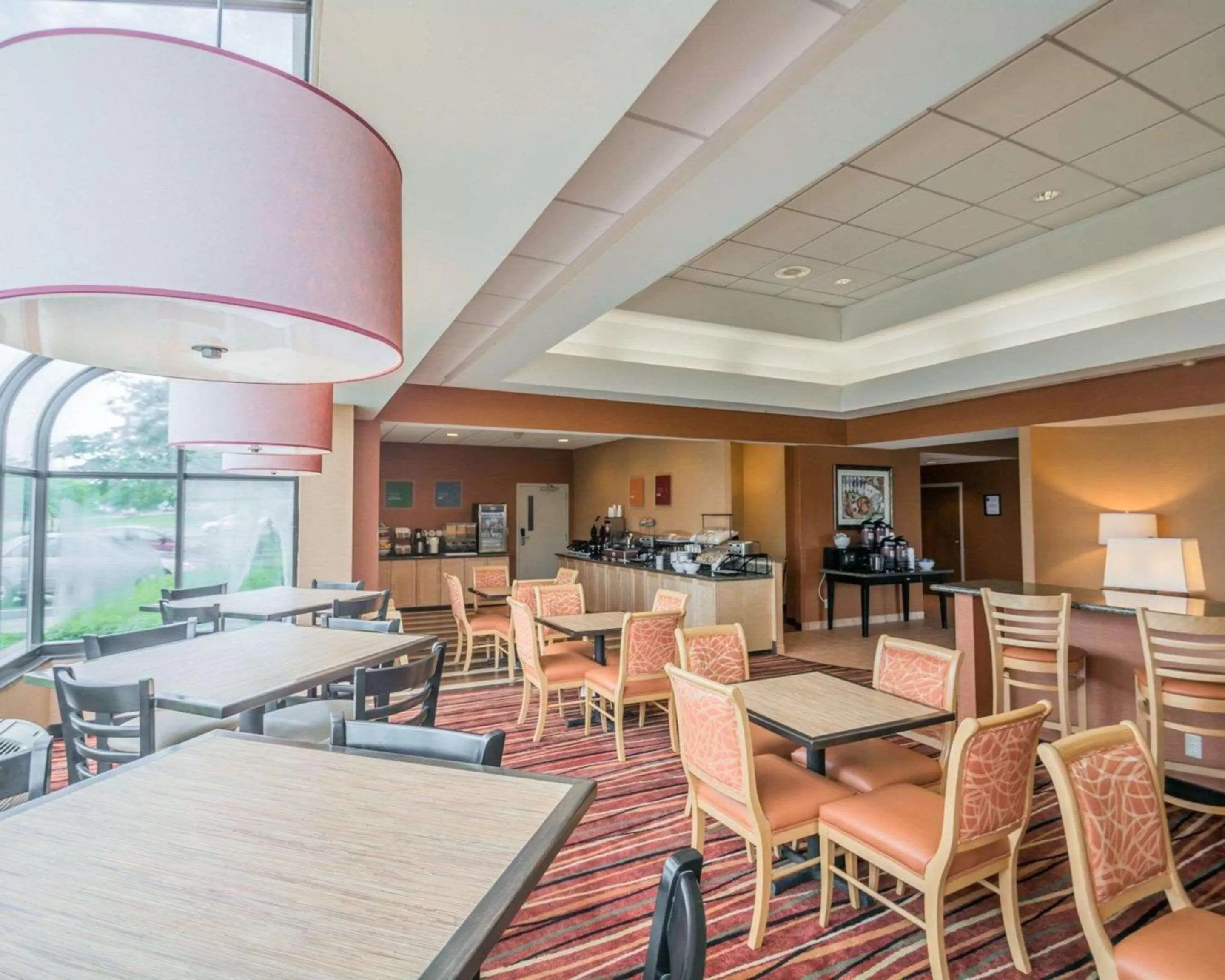 Restaurant/places to eat in Comfort Inn - NYS Fairgrounds