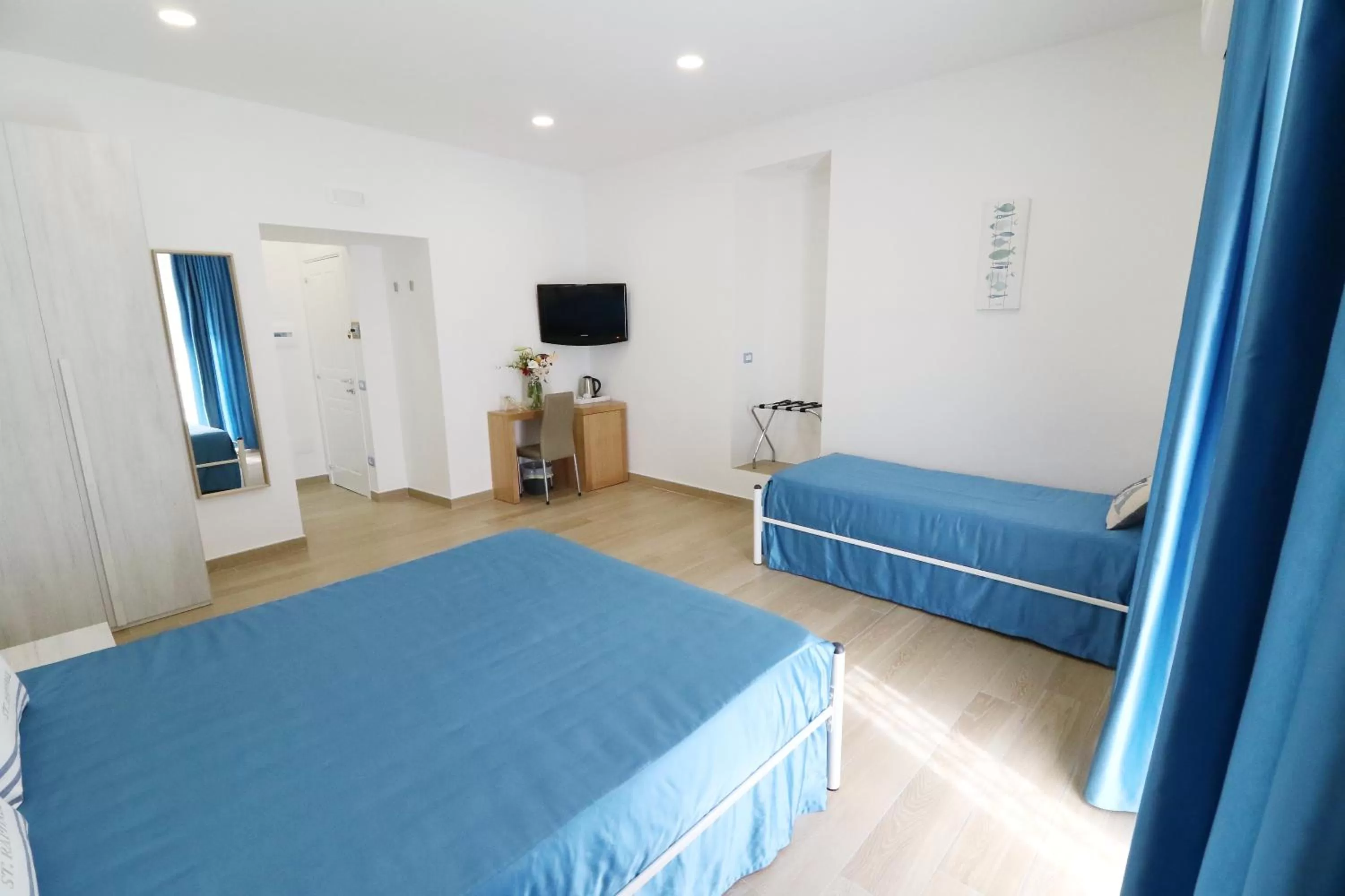 Property building, Bed in Antica Capri