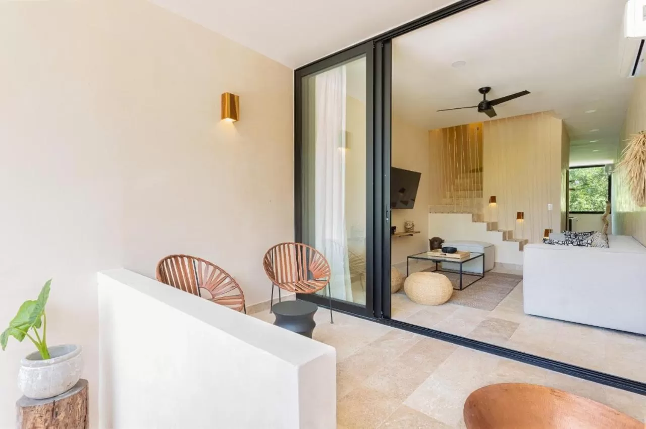 Seating area, Dining Area in Kuukum Tulum Hotel