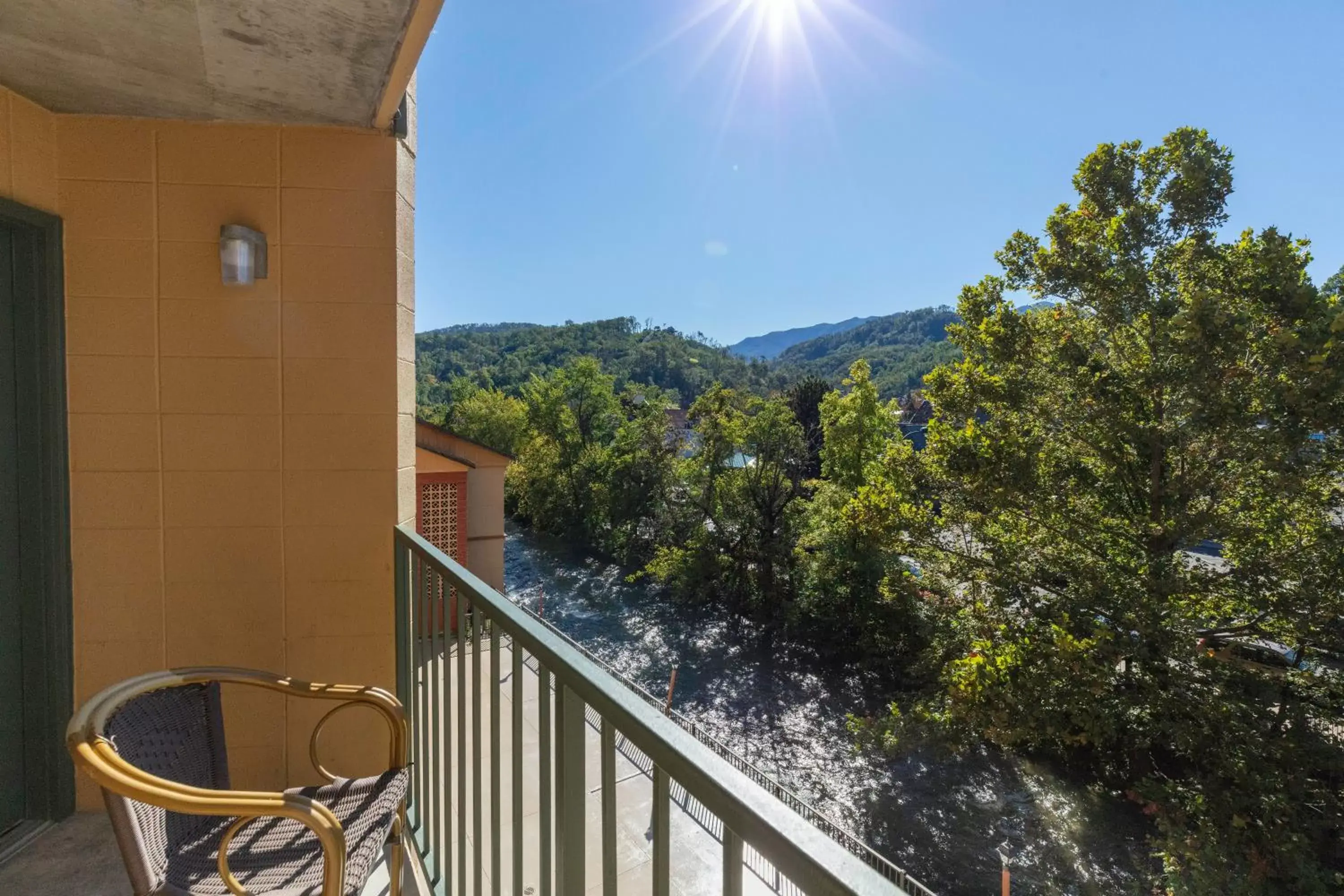 Balcony/Terrace in River Terrace Resort & Convention Center