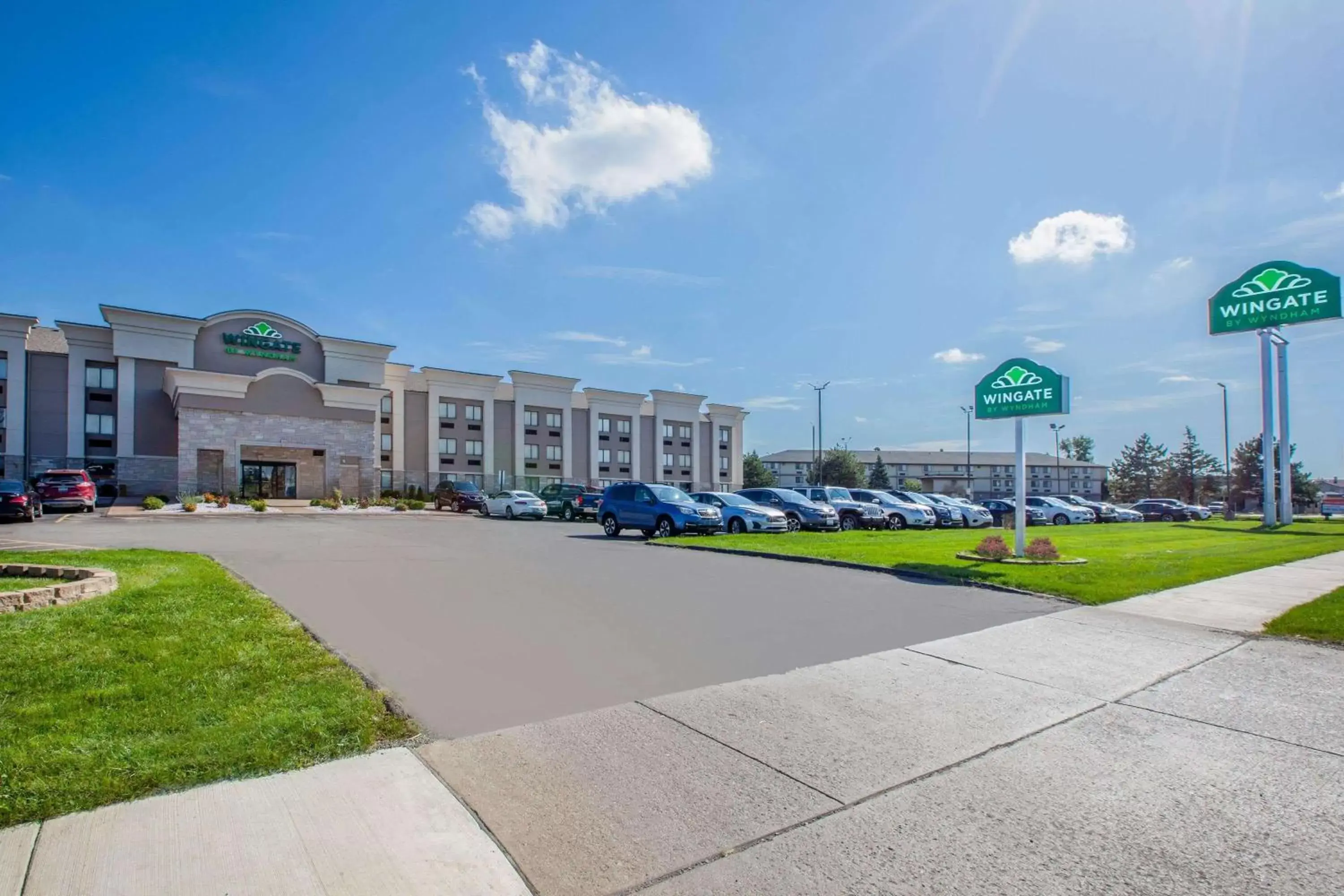 Property building in Wingate by Wyndham Detroit Metro Airport