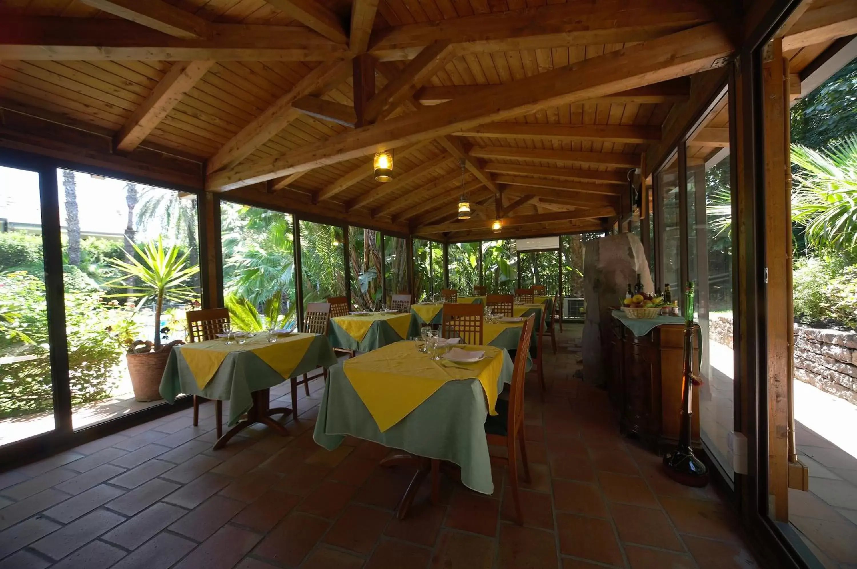 Restaurant/Places to Eat in Hotel Borgo Verde