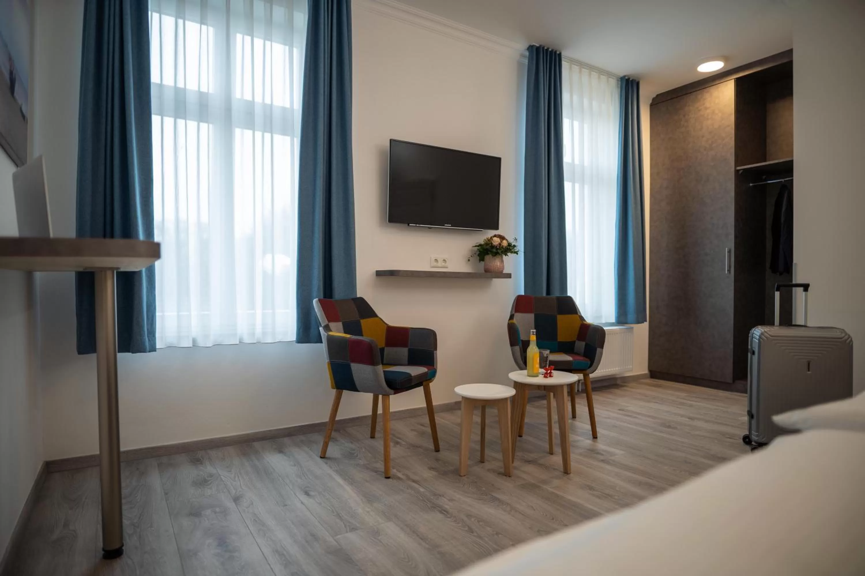 TV and multimedia, Bed in Hotel Hanseat Stralsund