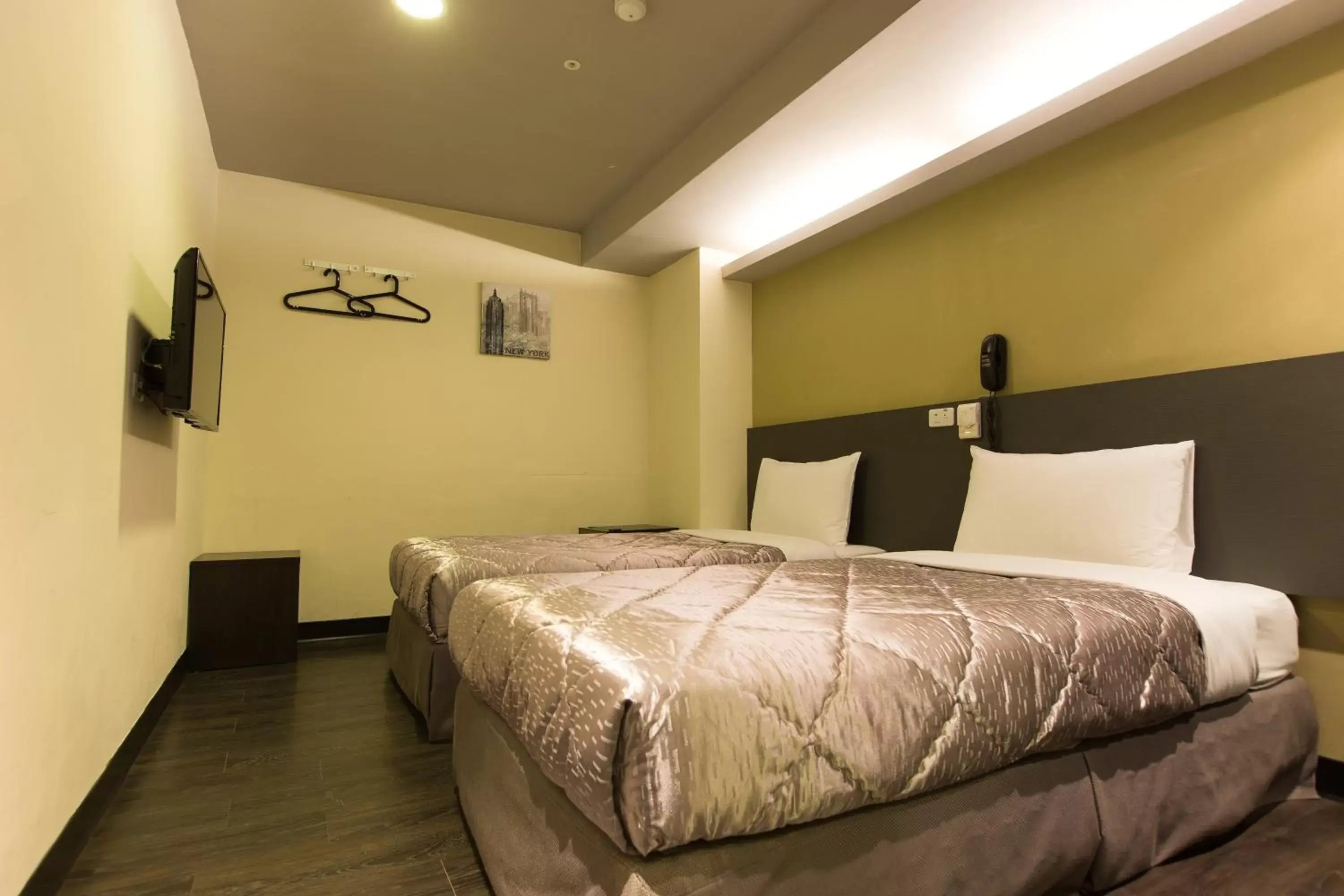 Photo of the whole room, Bed in Chance Hotel Photo of the whole room, Bed in Chance Hotel