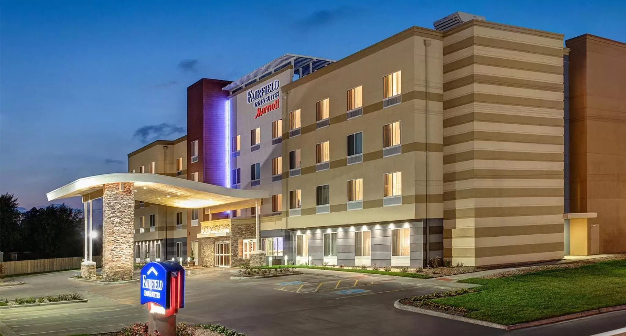 Property Building in Fairfield Inn & Suites by Marriott Pigeon Forge