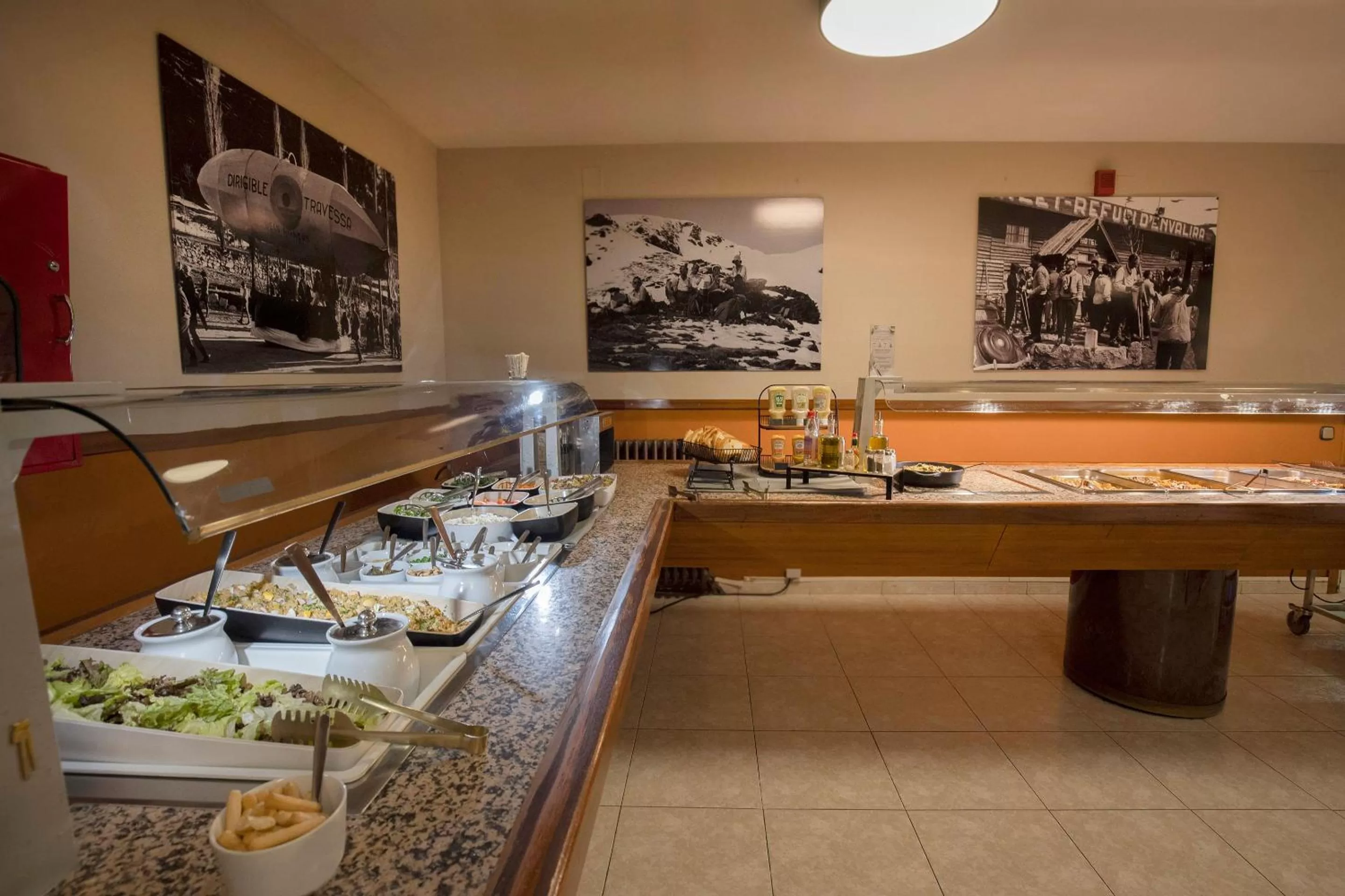 Restaurant/places to eat in Hotel Encamp by Nexta