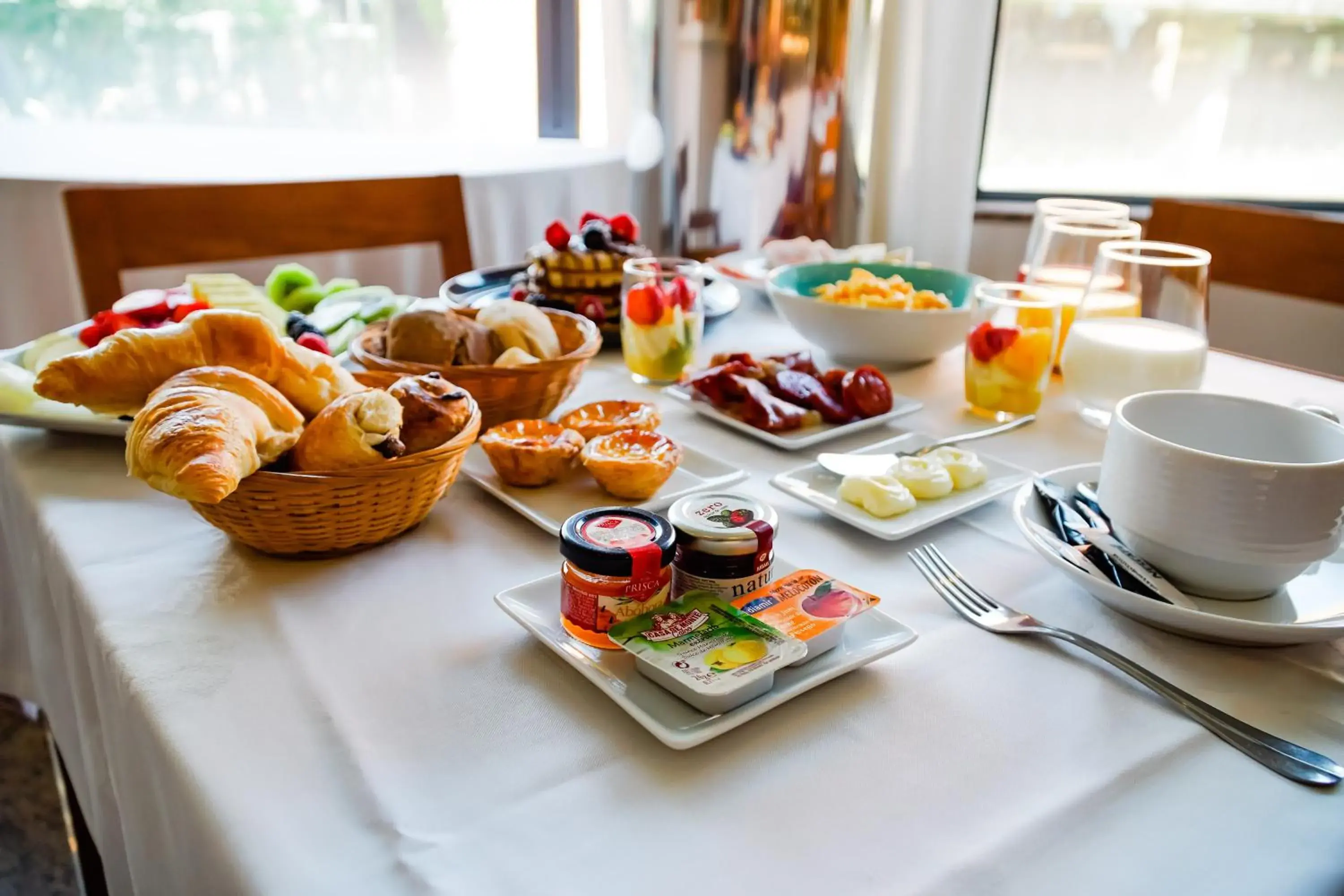 Breakfast in Premium Porto Maia