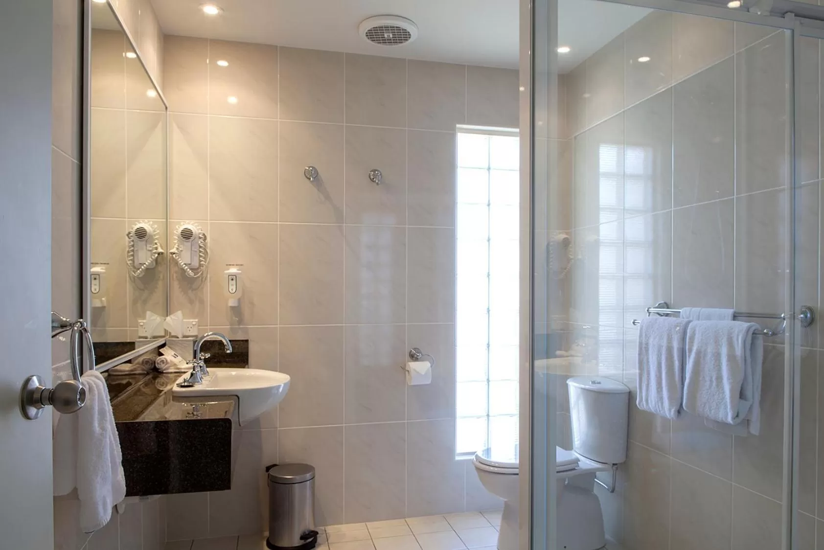 Day in Mandarin Motel