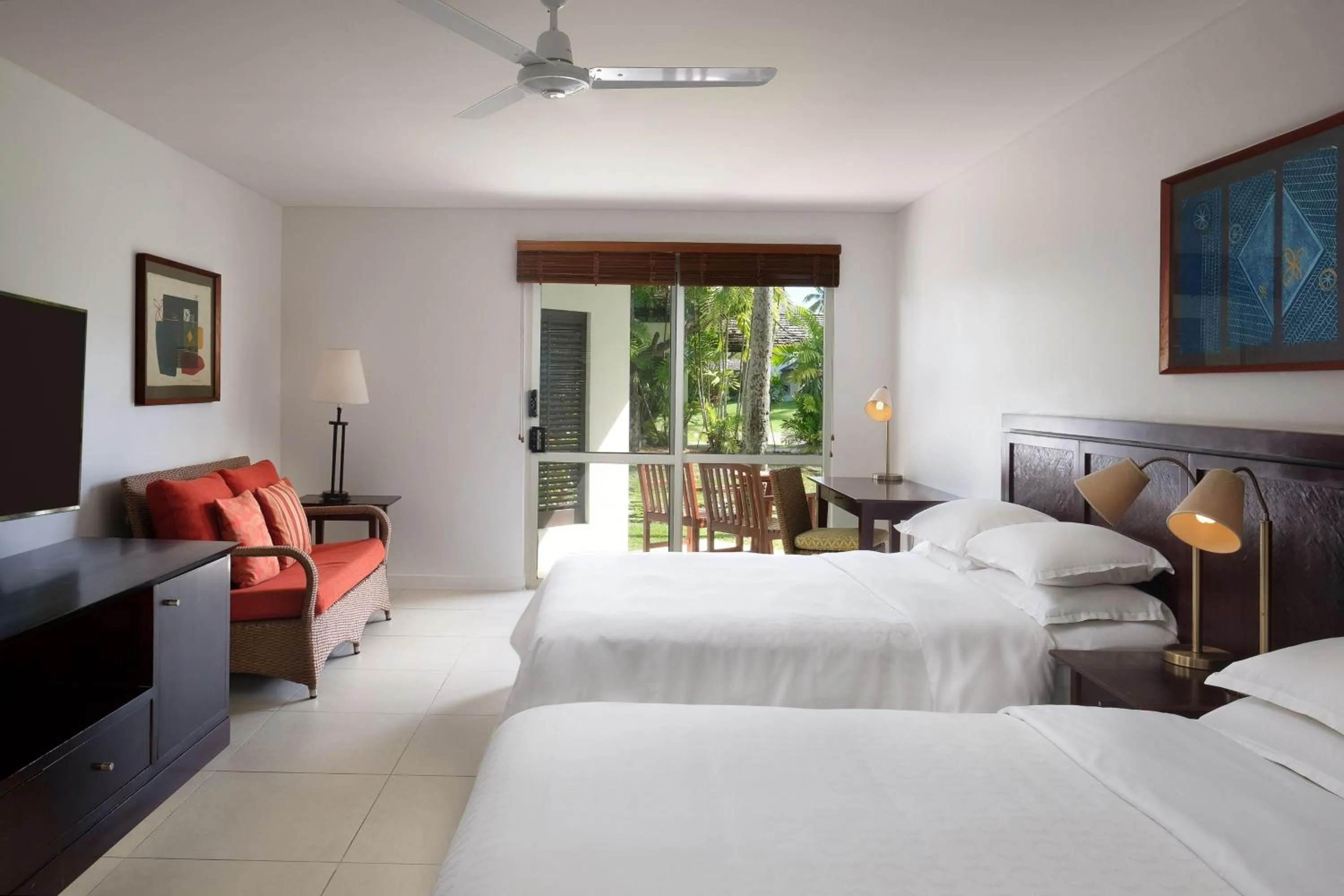 Bedroom, Bed in Sheraton Denarau Villas