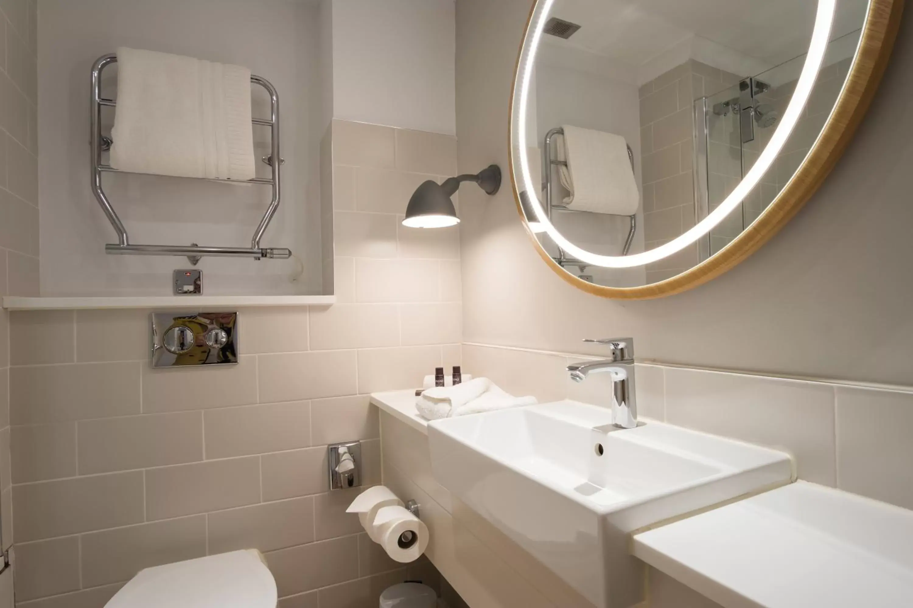 Bathroom in North Lakes Hotel and Spa