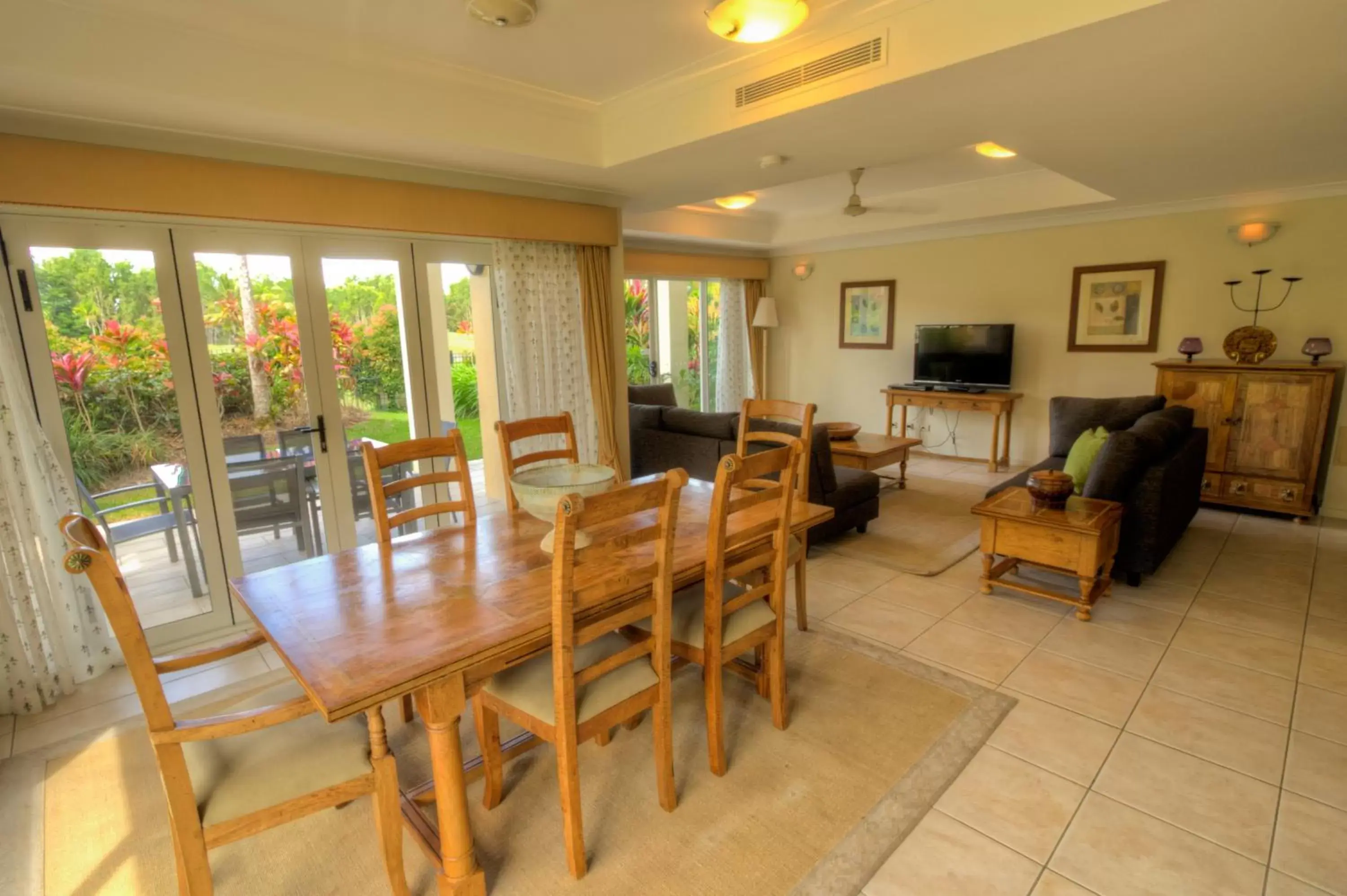 Dining Area in Paradise Links Resort Port Douglas