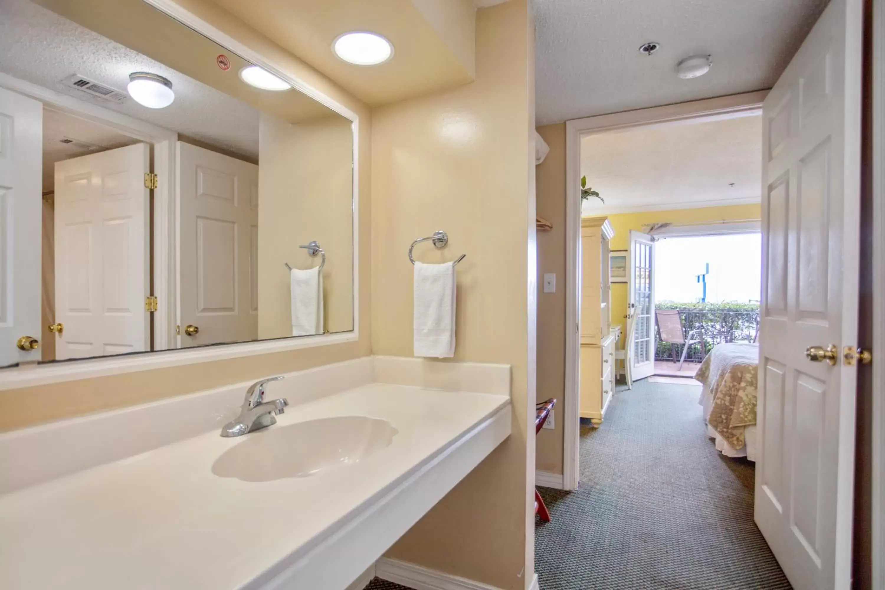 Bathroom in Edgewater Inn - Biloxi Beach