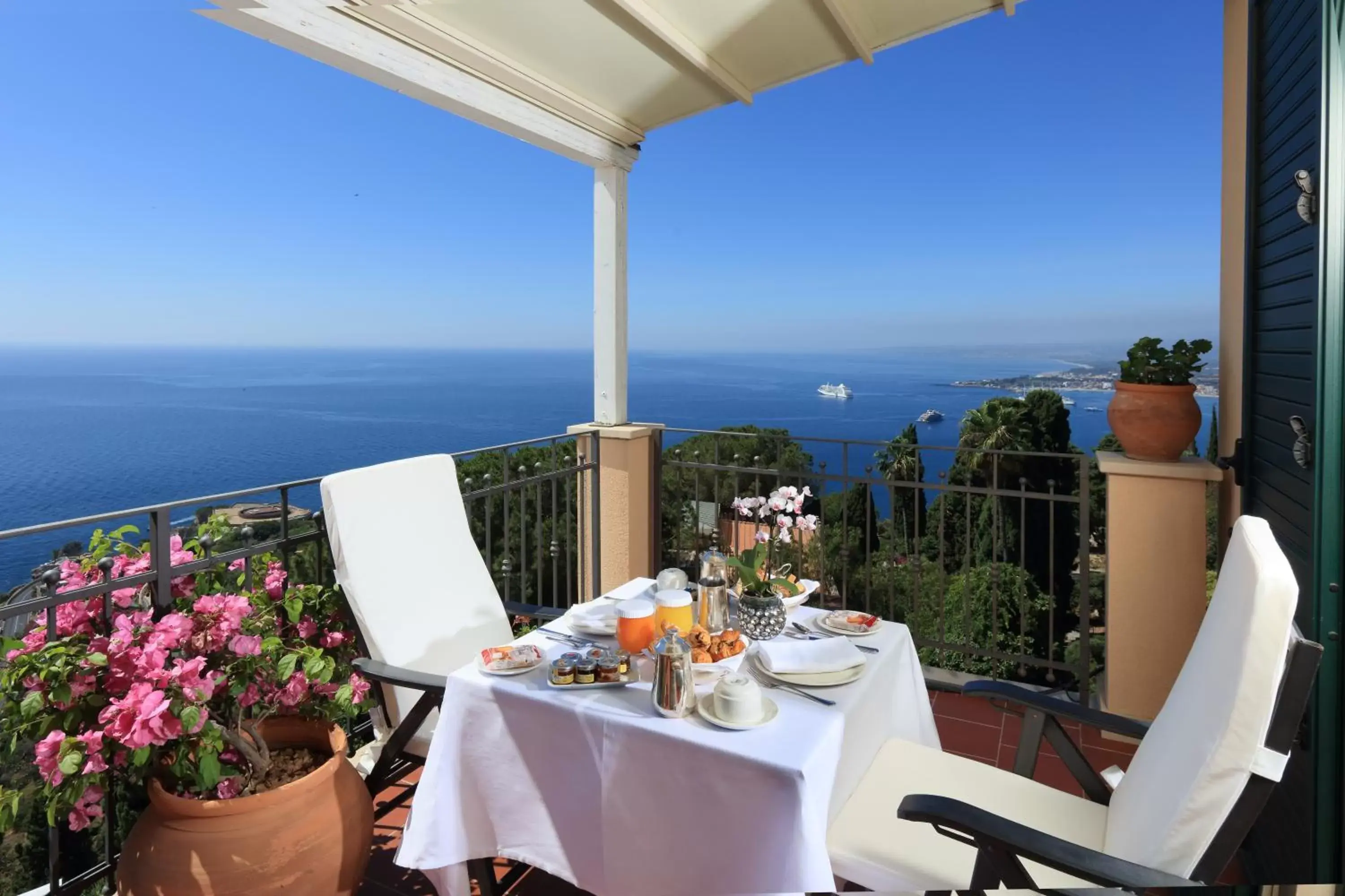 Balcony/Terrace in Grand Hotel San Pietro Relais & Chateaux