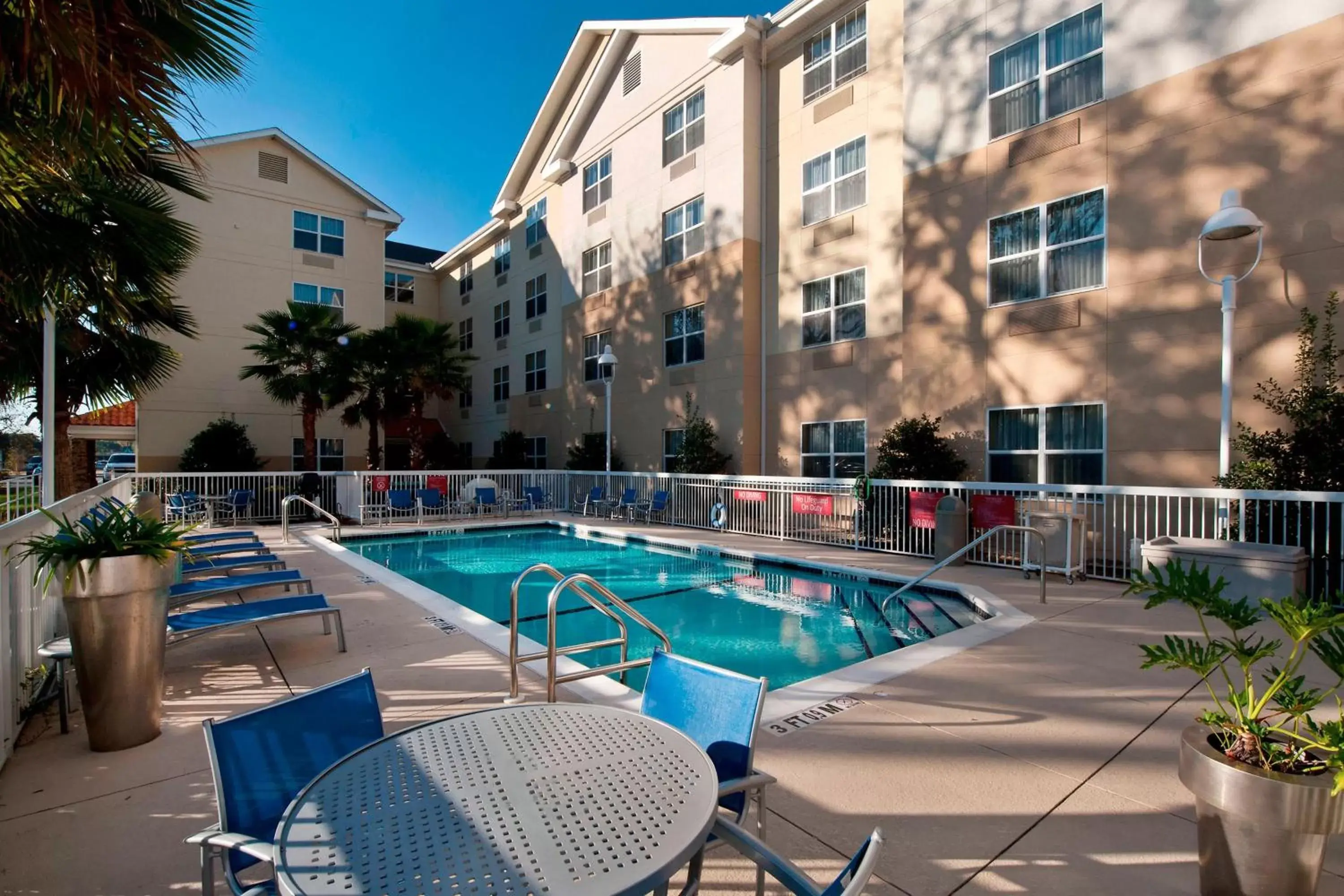 Swimming Pool in TownePlace Suites Pensacola