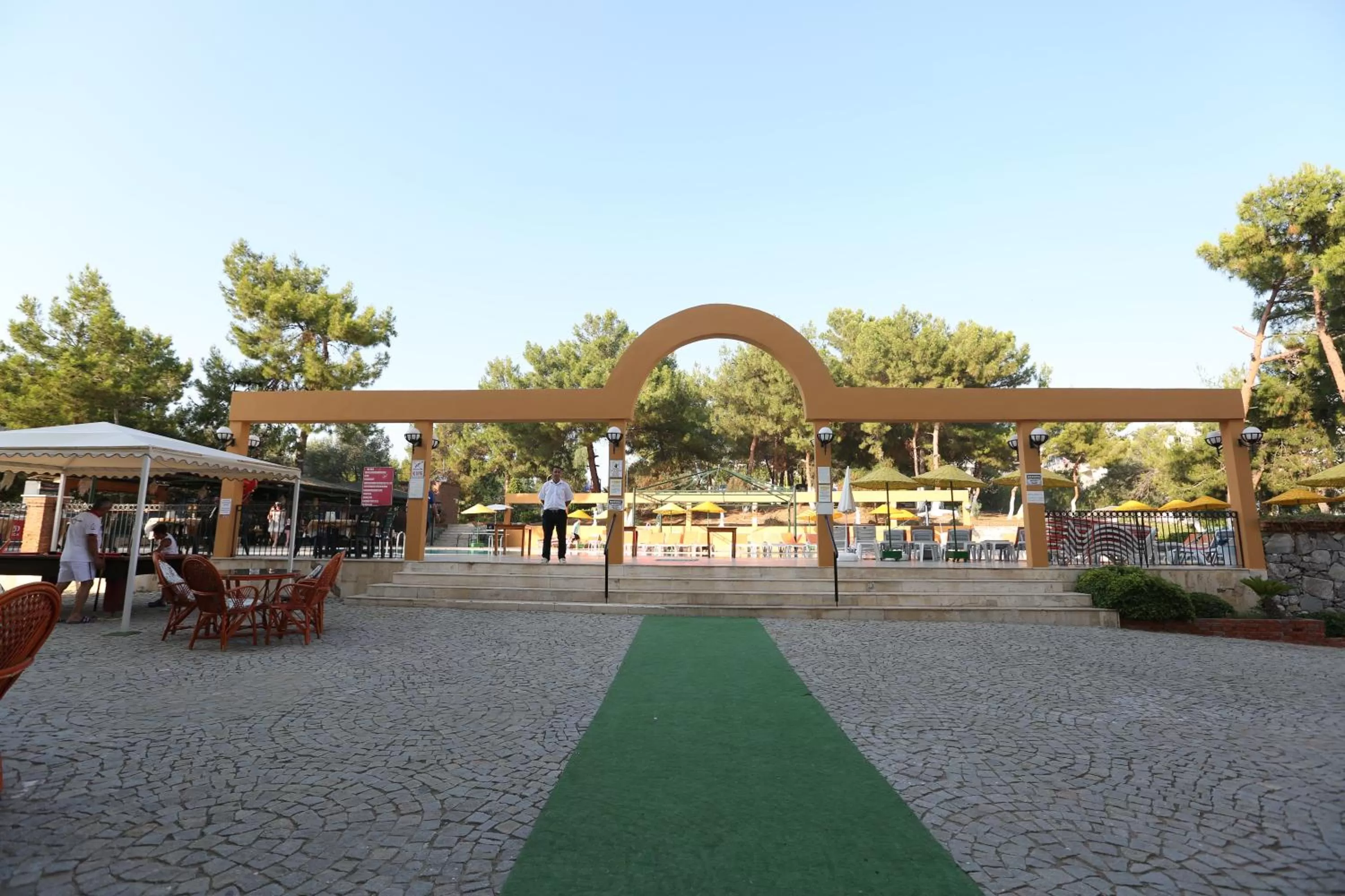 Garden in Tuntas Family Suites Kusadasi