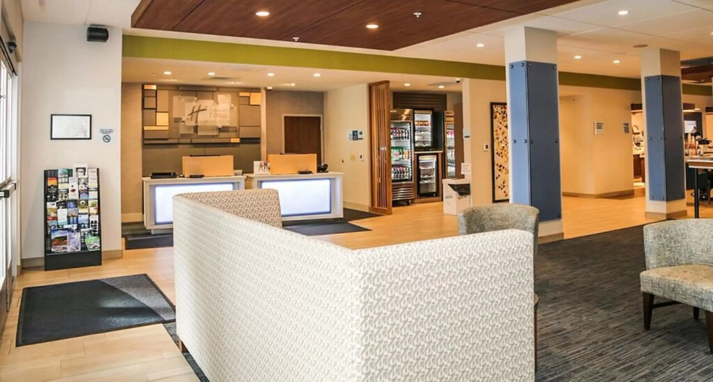 Property building, Lobby/Reception in Holiday Inn Express & Suites Kingston-Ulster, an IHG Hotel