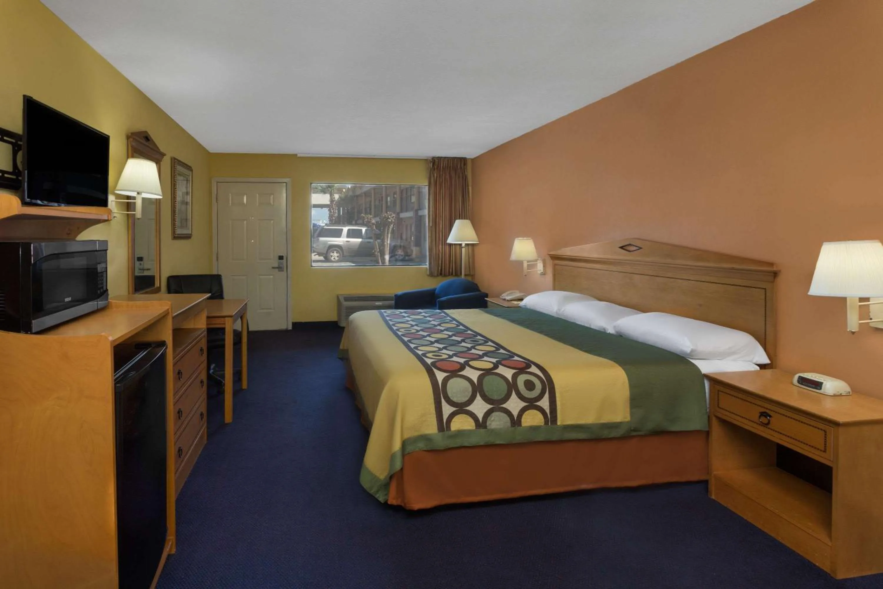 Photo of the whole room, Bed in Super 8 by Wyndham Breaux Bridge