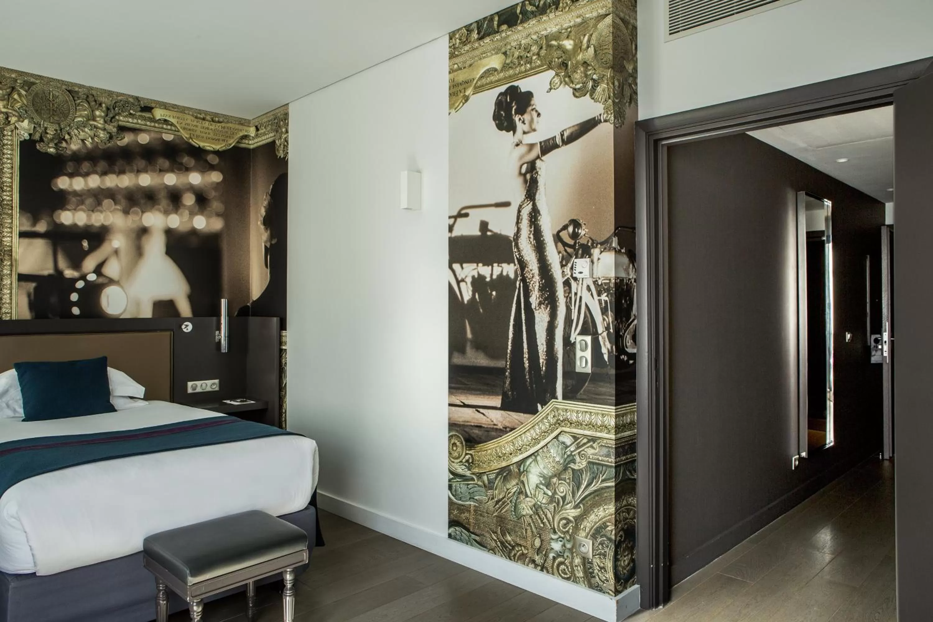 Photo of the whole room in Hotel Indigo Paris - Opera by IHG