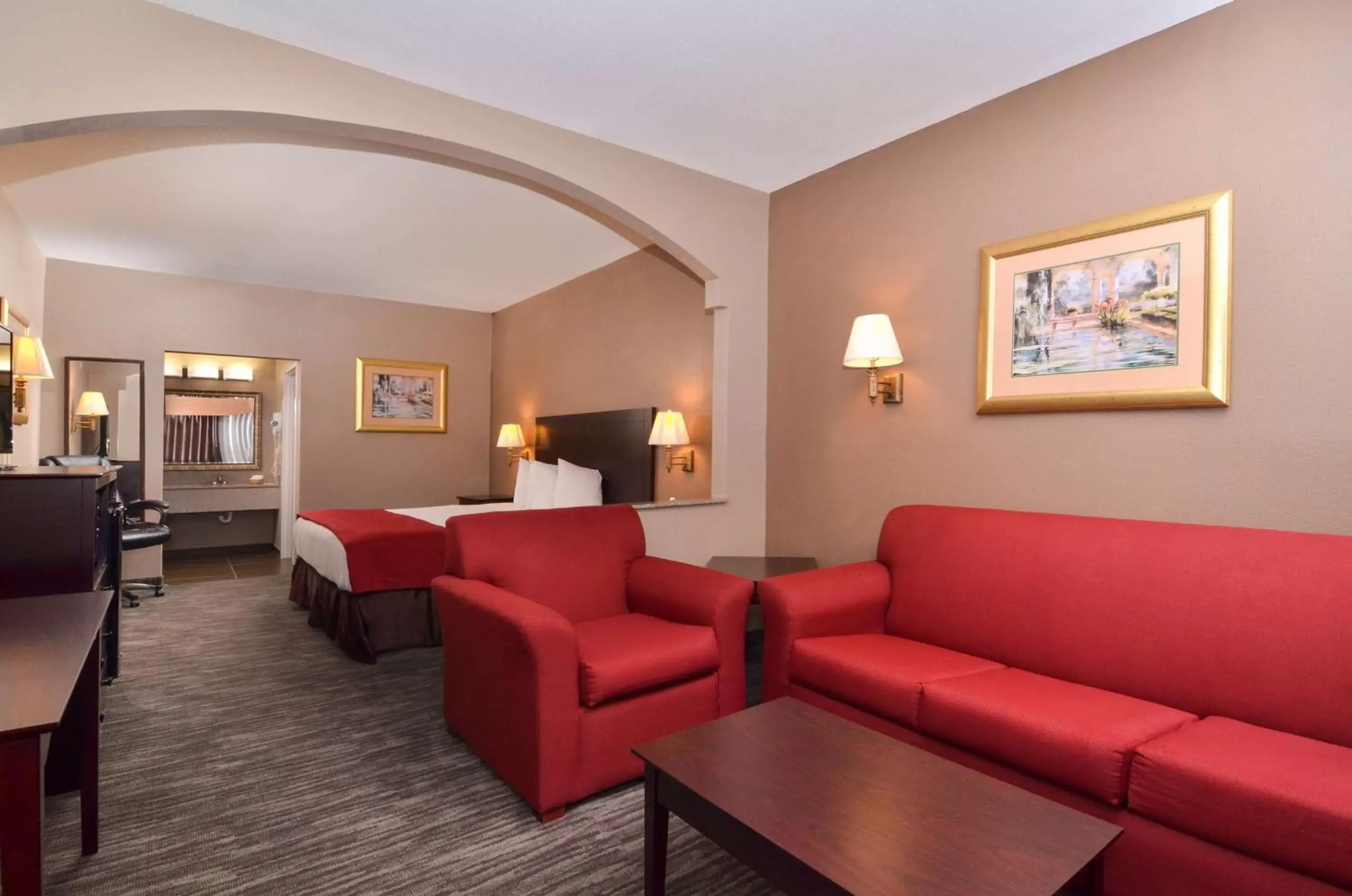 Photo of the whole room, Seating Area in Best Western Dayton Inn & Suites