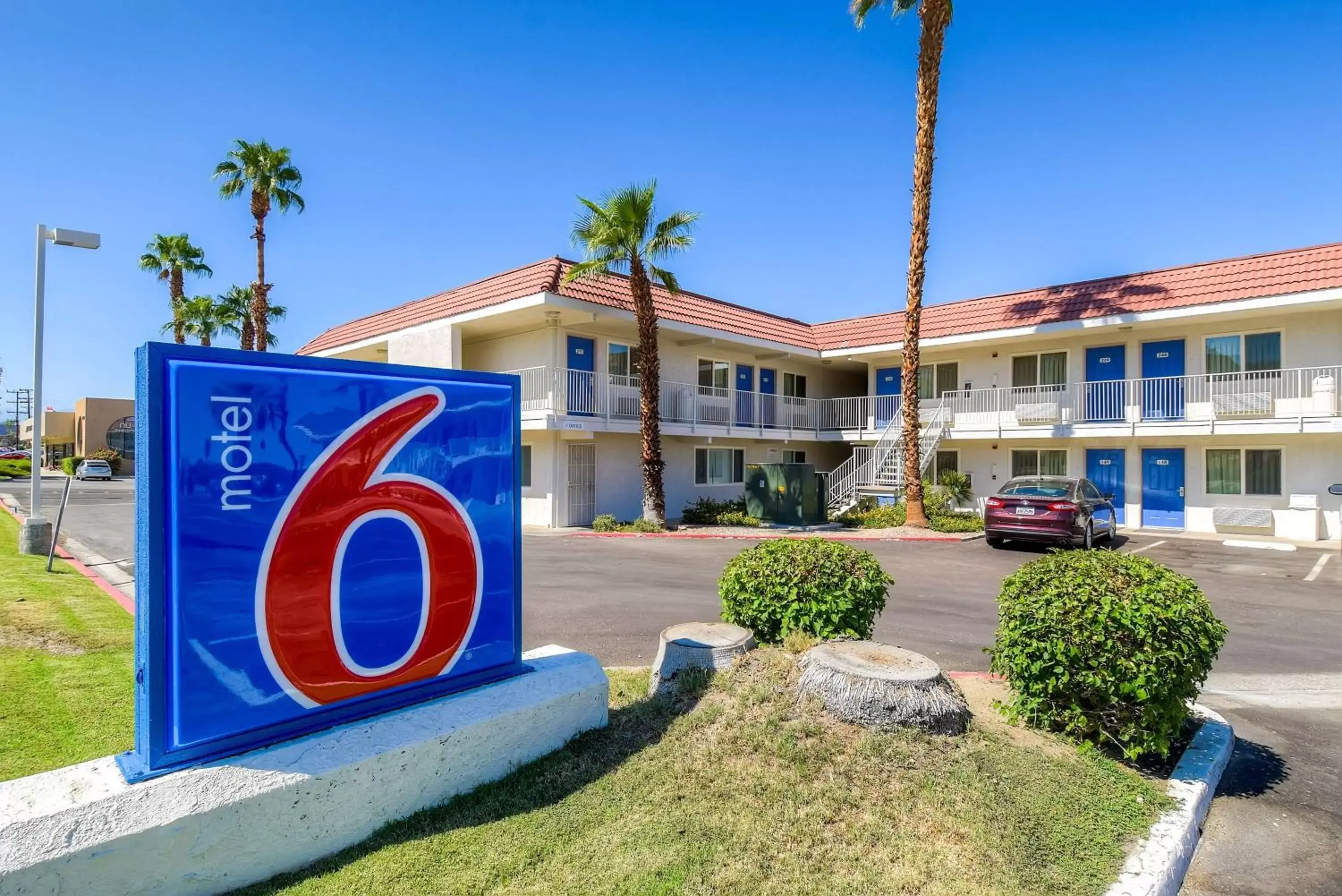 Property building in Motel 6-Rancho Mirage, CA - Palm Springs
