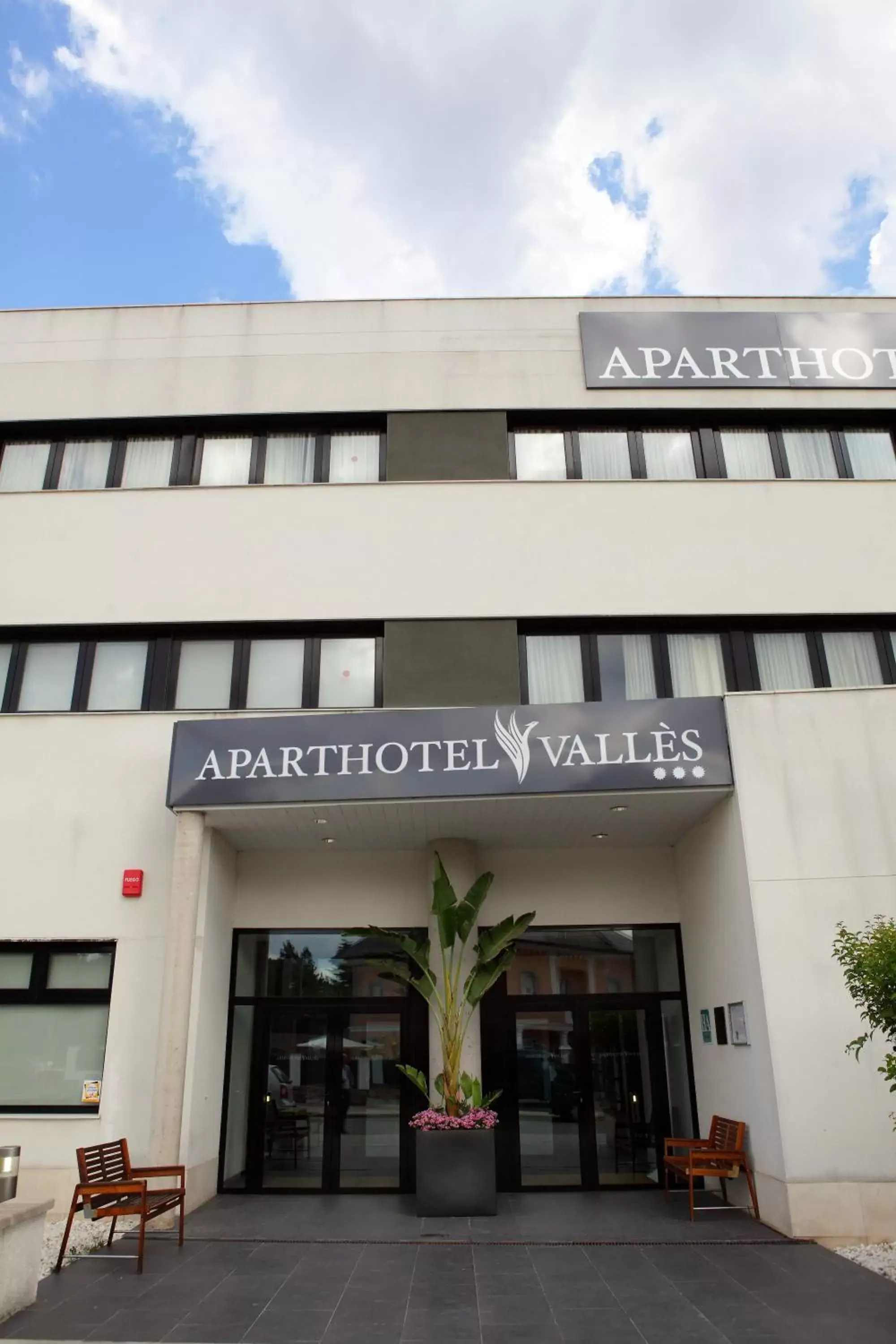 Facade/entrance in Aparthotel Attica 21 Vallés