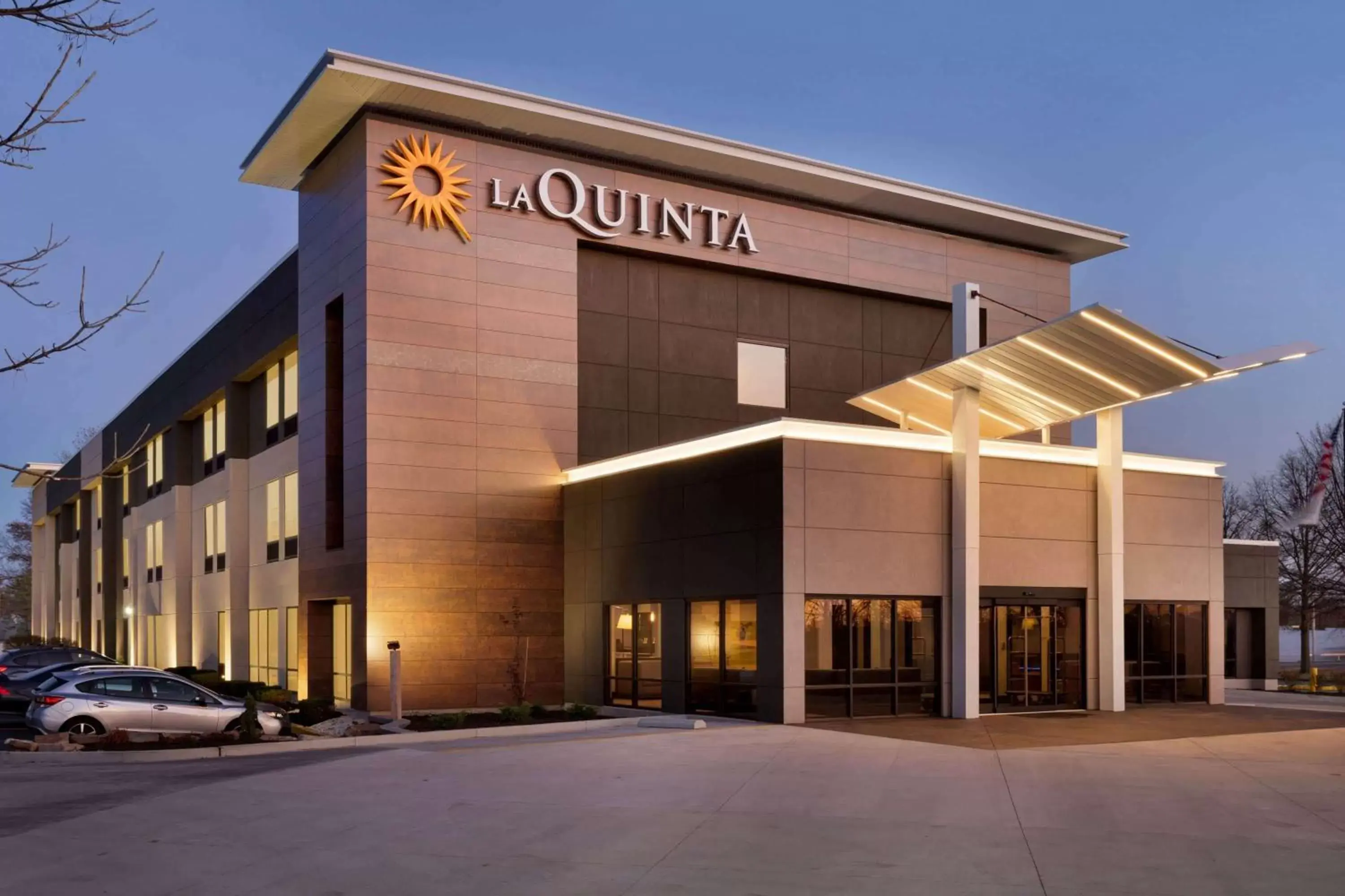 Property building in La Quinta Inn & Suites by Wyndham St Louis Route 66