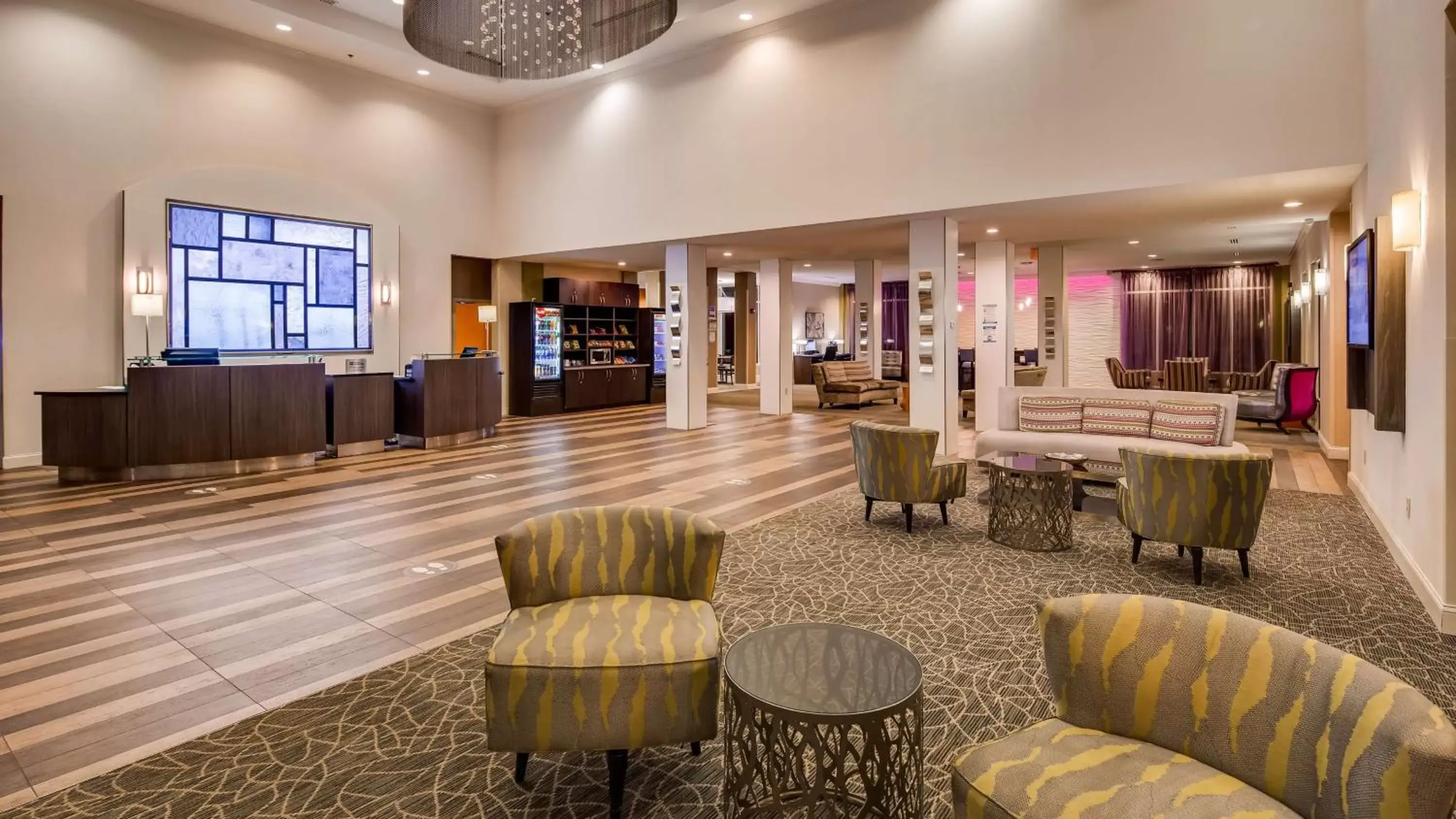 Lobby or reception, Lounge/Bar in Best Western Premier I-95 Savannah Airport/ Pooler West