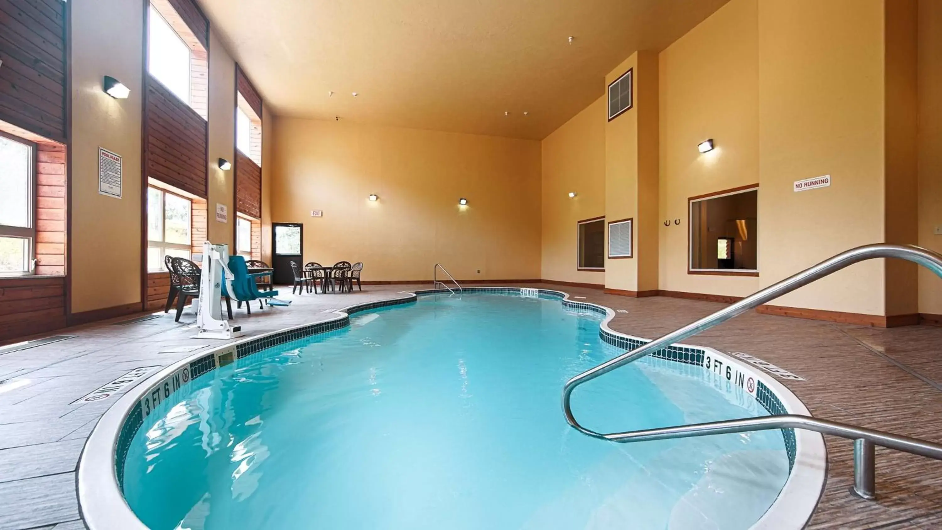 On site, Swimming Pool in Best Western Devils Tower Inn