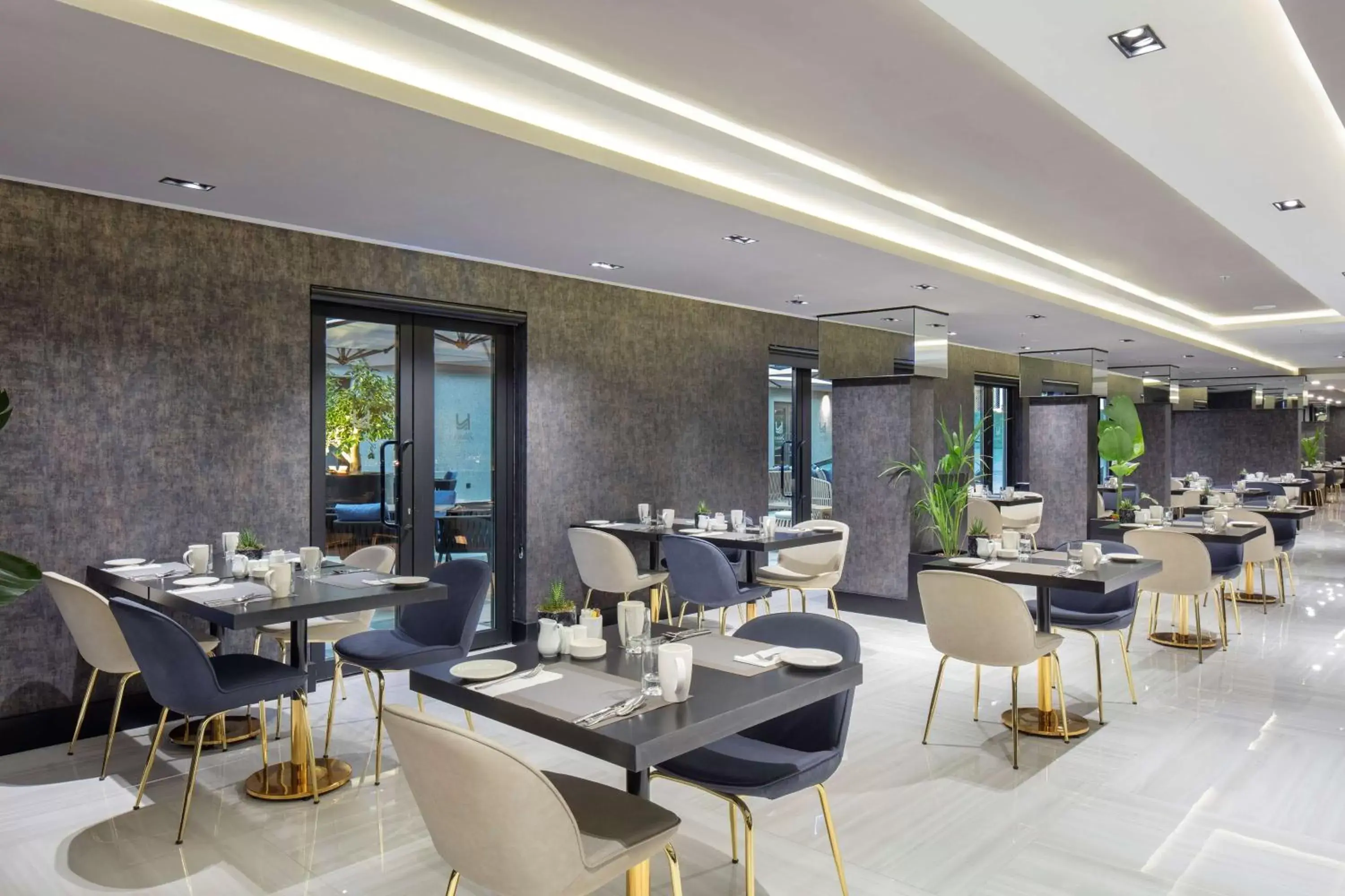 Breakfast, Restaurant/Places to Eat in Radisson Hotel Izmir Aliaga