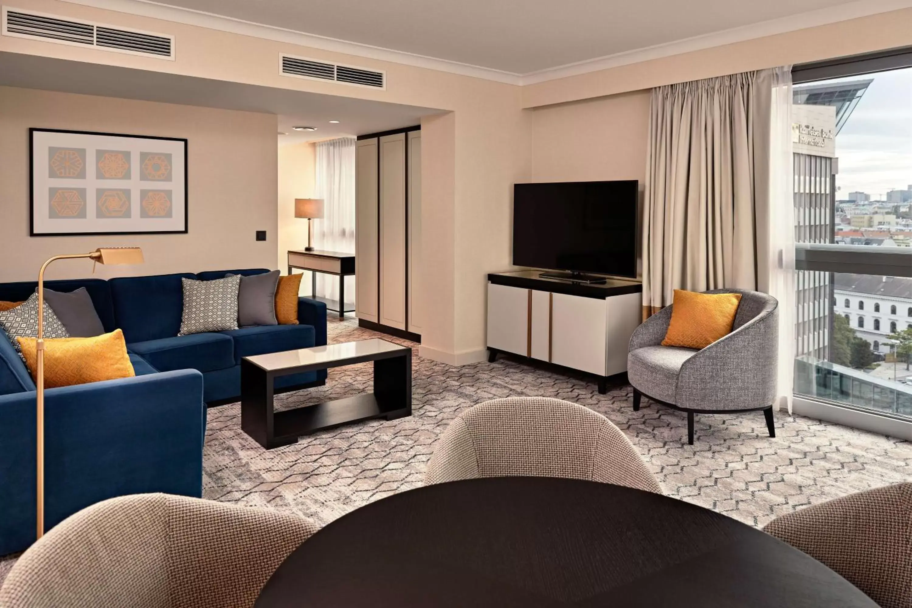 Living room, Seating Area in Hilton Vienna Park