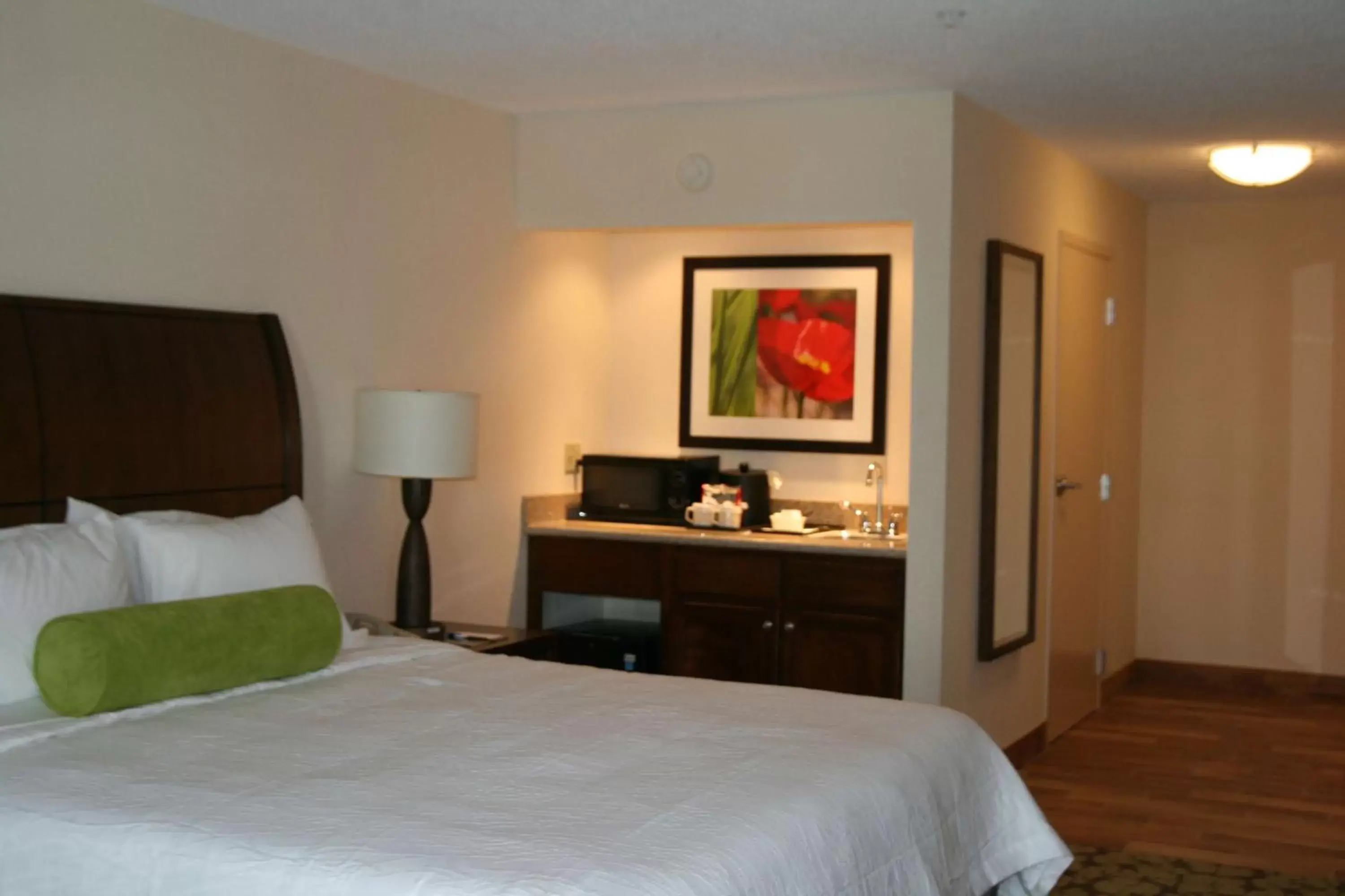 Kitchen or kitchenette, Bed in Hilton Garden Inn Columbus/Grove City