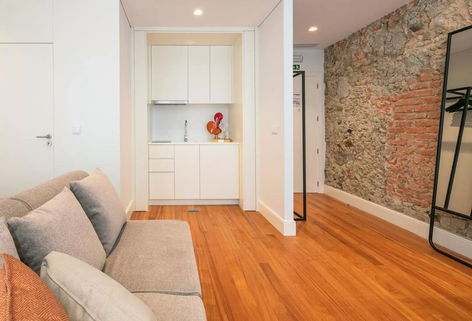 Kitchen or kitchenette, Seating Area in Porto River Infante