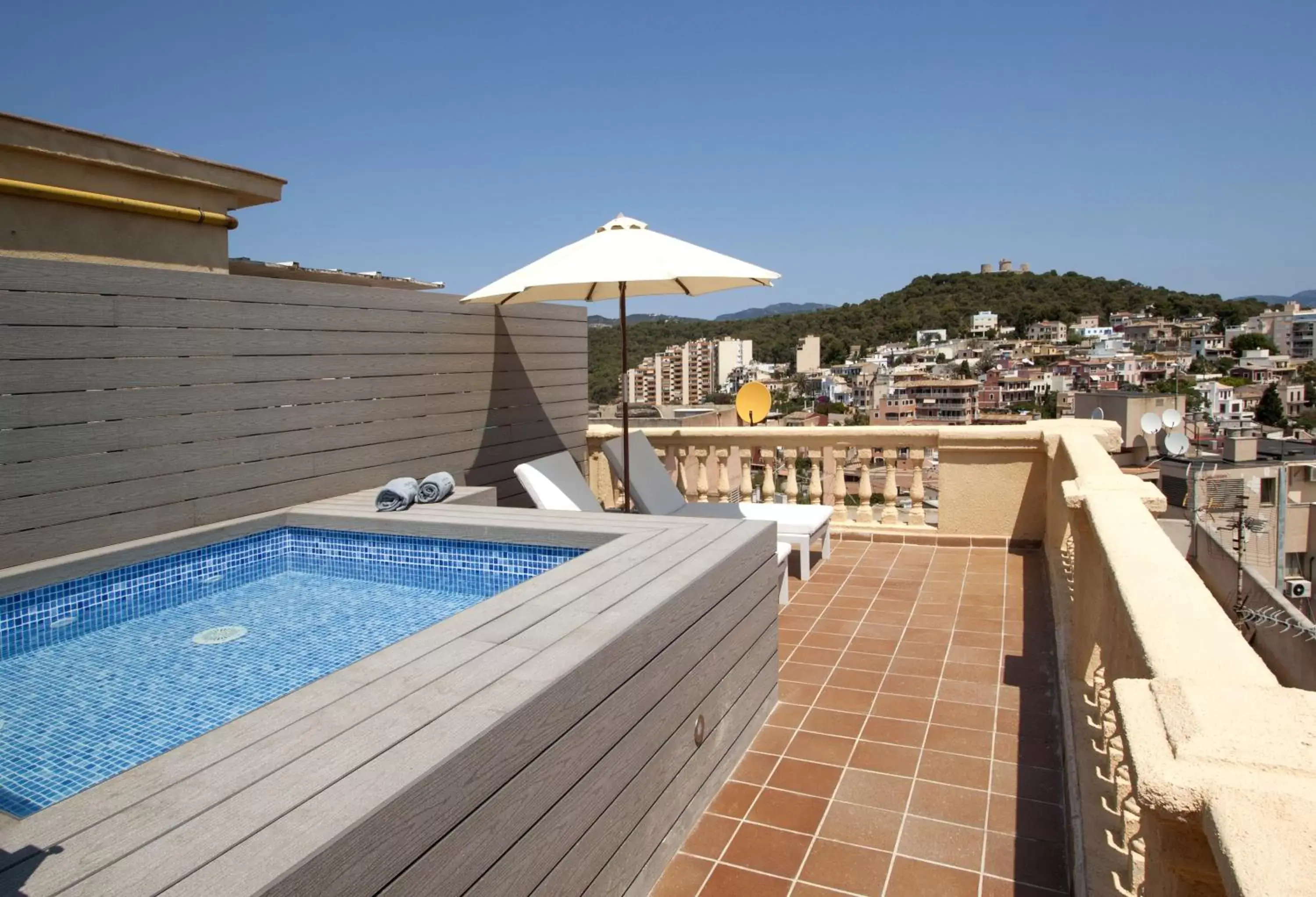 Balcony/Terrace, Swimming Pool in Catalonia Majórica