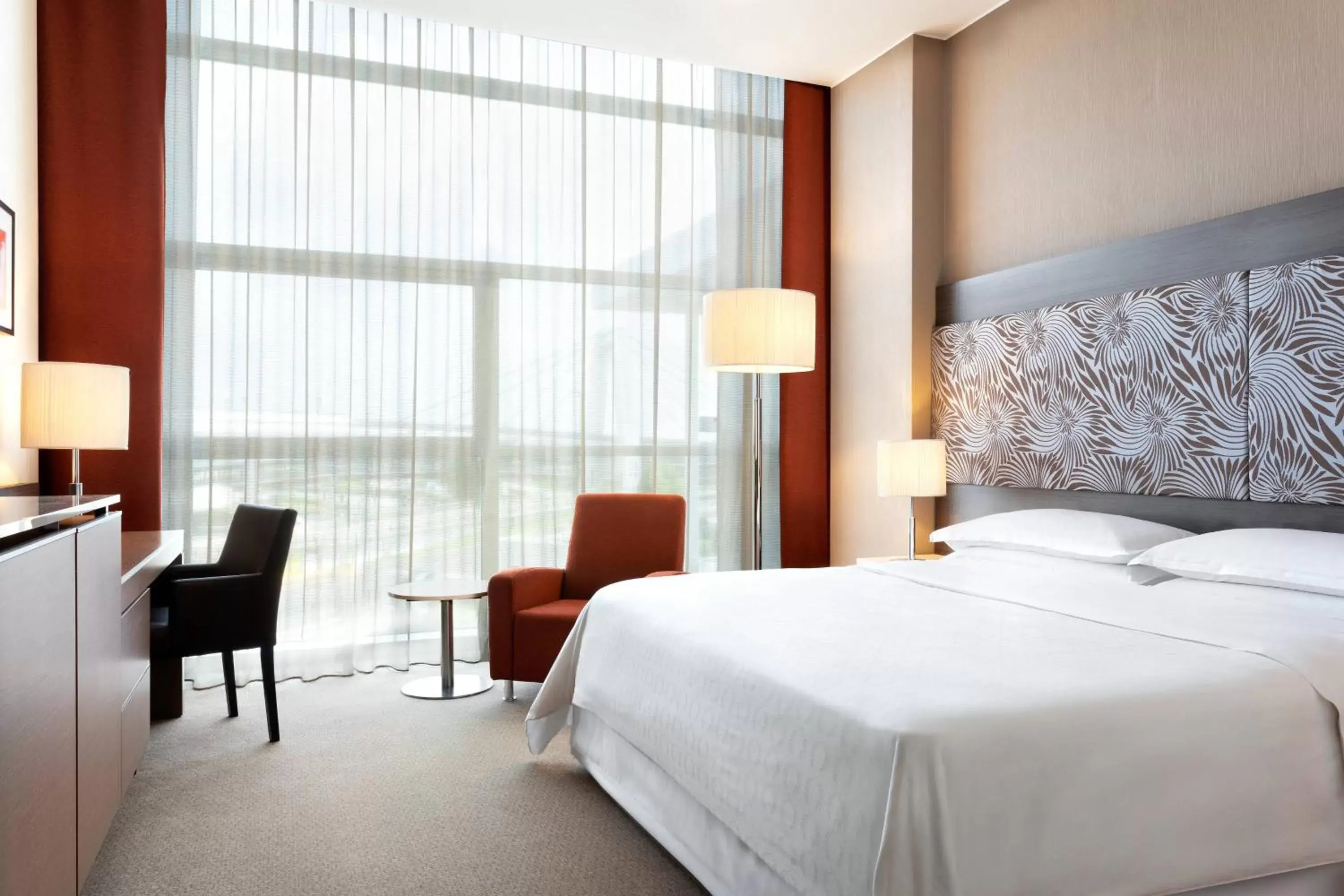 Photo of the whole room, Bed in Sheraton Milan Malpensa Airport Hotel & Conference Centre