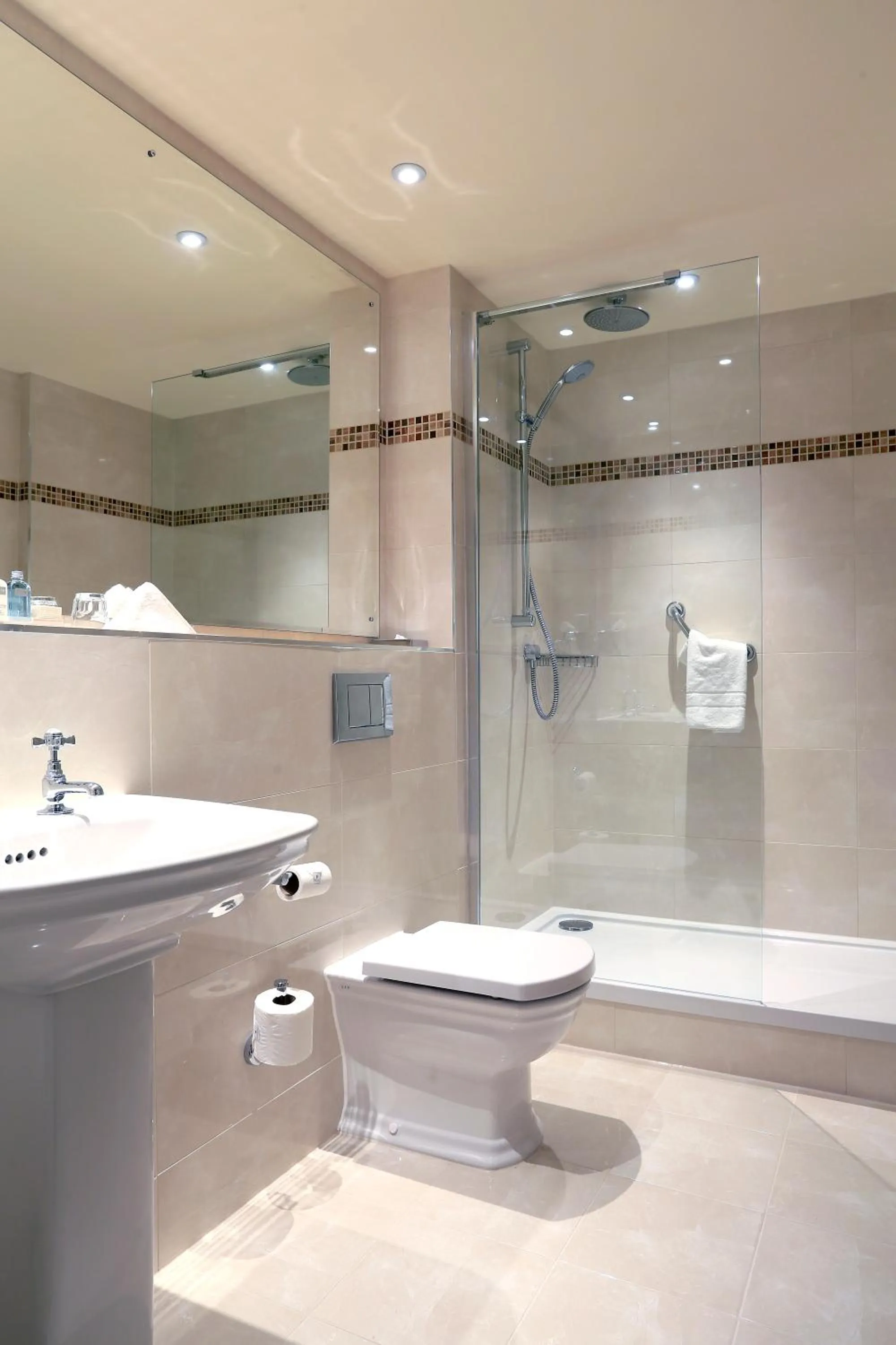 Shower in Macdonald Craxton Wood Hotel & Spa