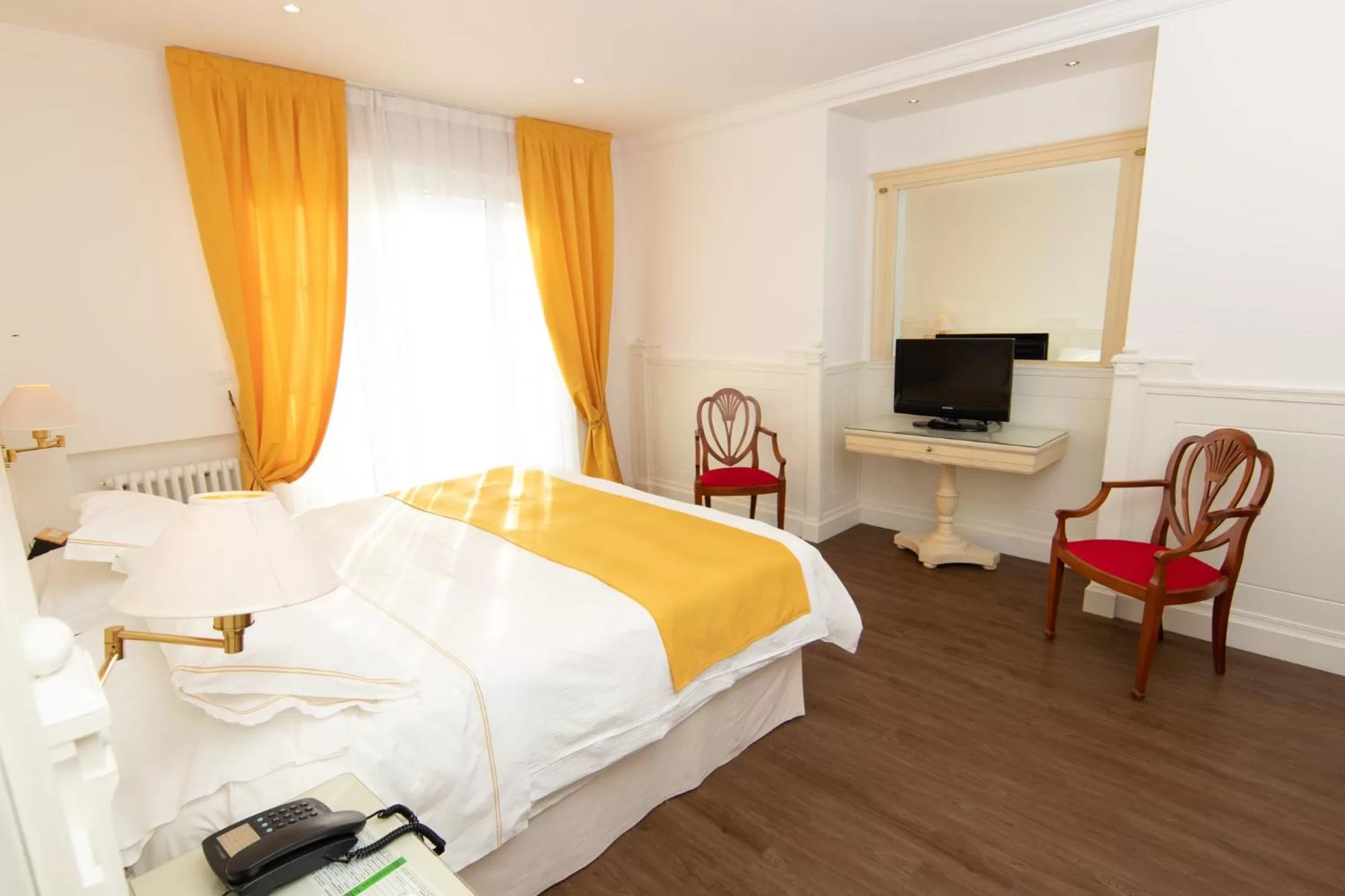 hair dresser, Bed in Hotel Universal Terme