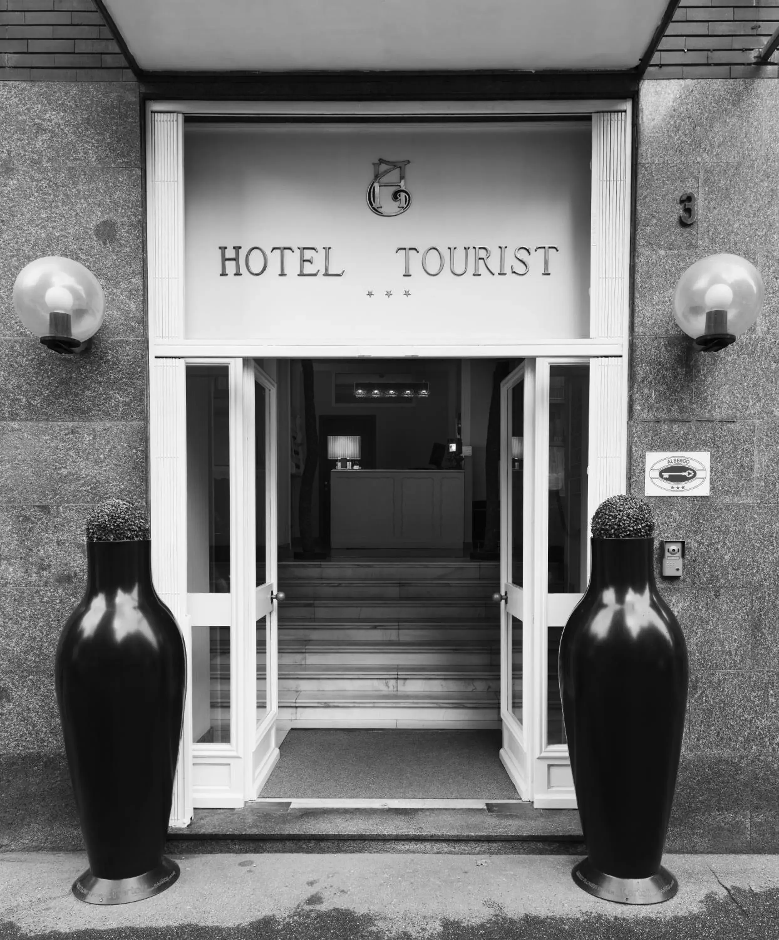 Facade/entrance in Hotel Tourist