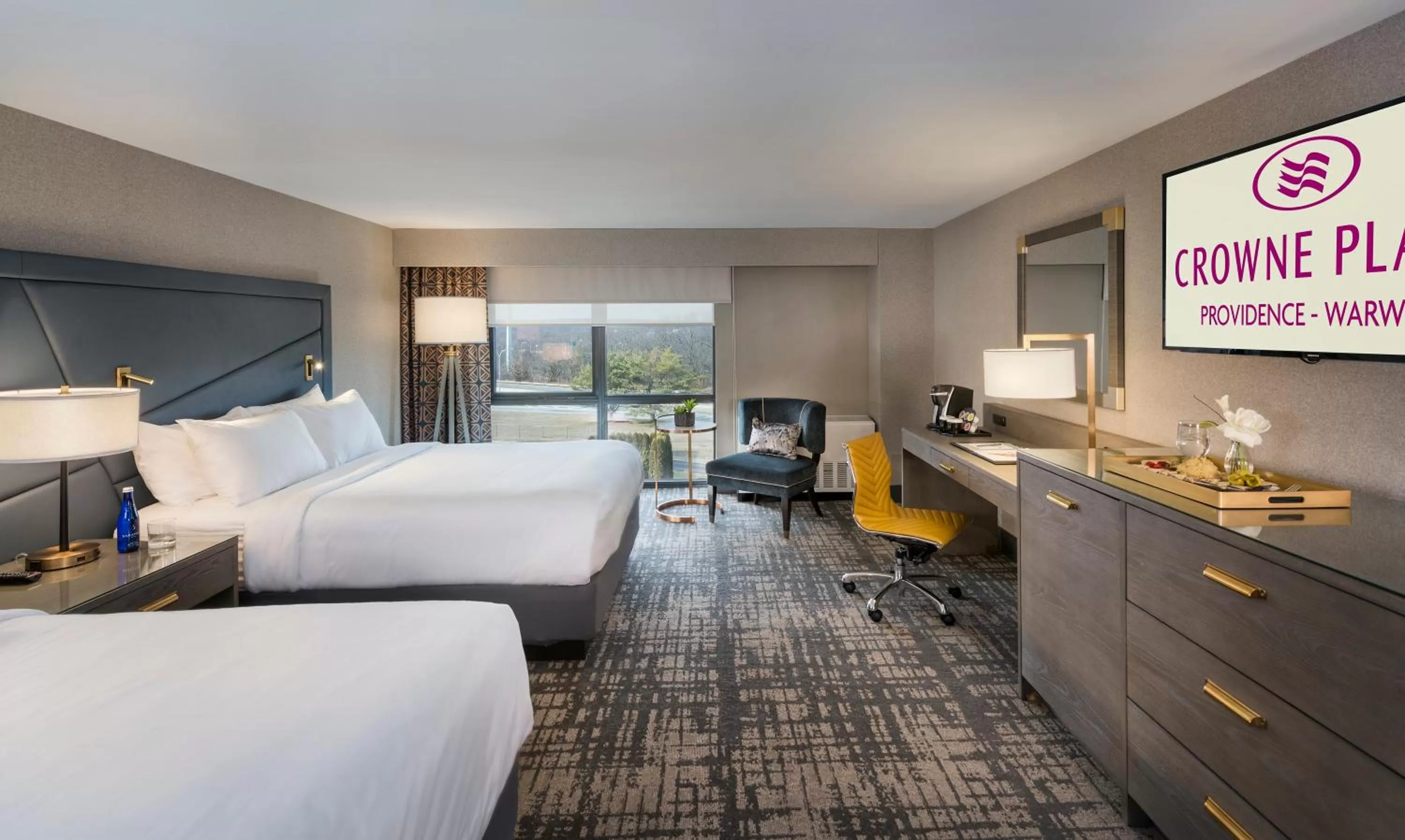 Photo of the whole room, Bed in Crowne Plaza Providence-Warwick (Airport) by IHG