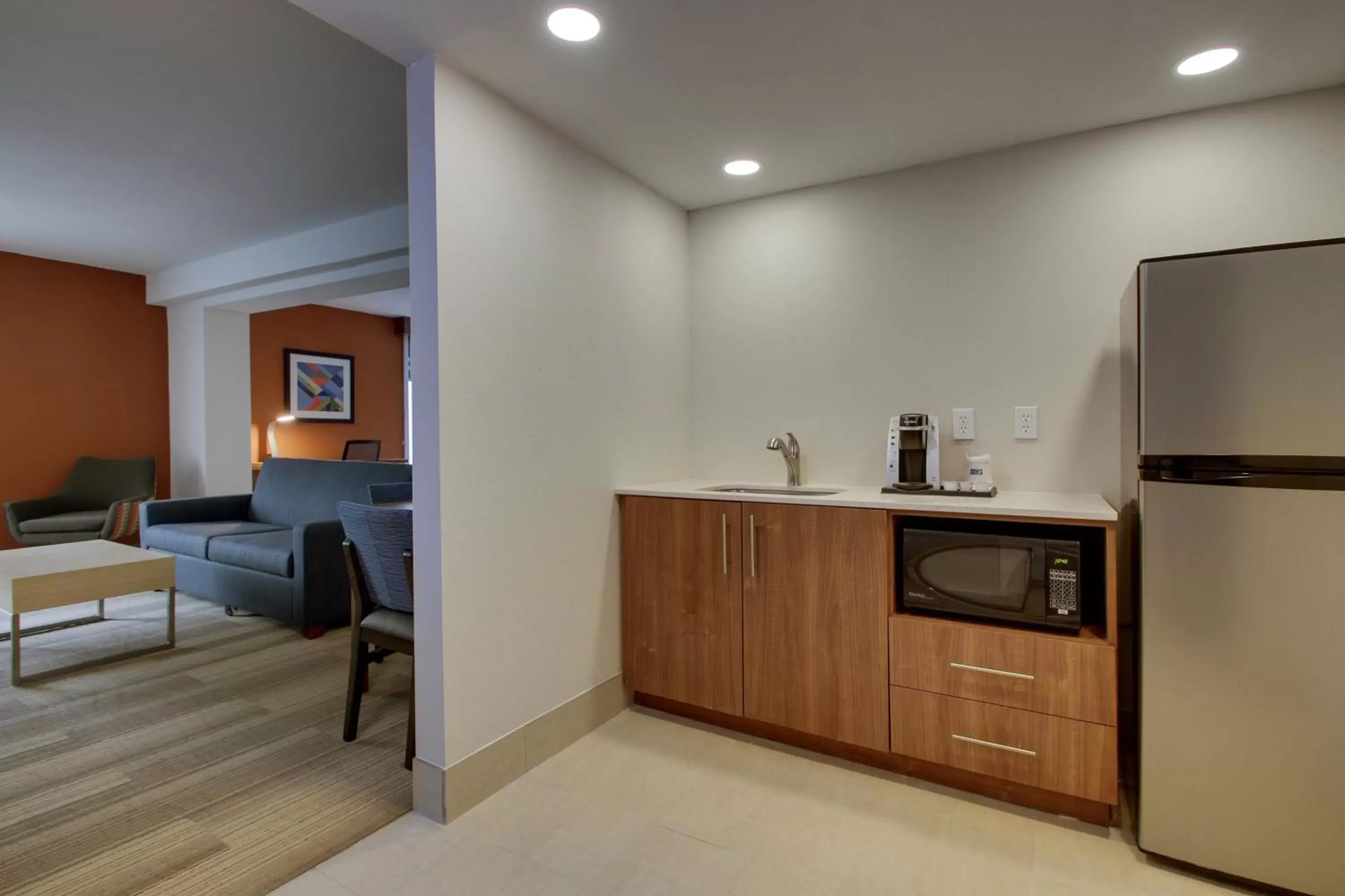 Photo of the whole room, Kitchen/Kitchenette in Holiday Inn Express Voorhees/ Mt. Laurel, an IHG Hotel