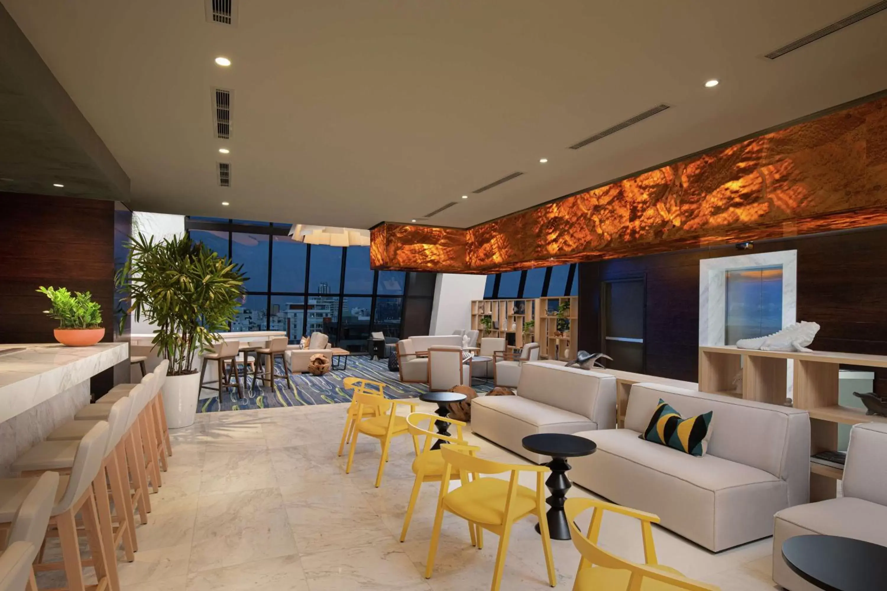 Lobby or reception, Lounge/Bar in Homewood Suites By Hilton Santo Domingo