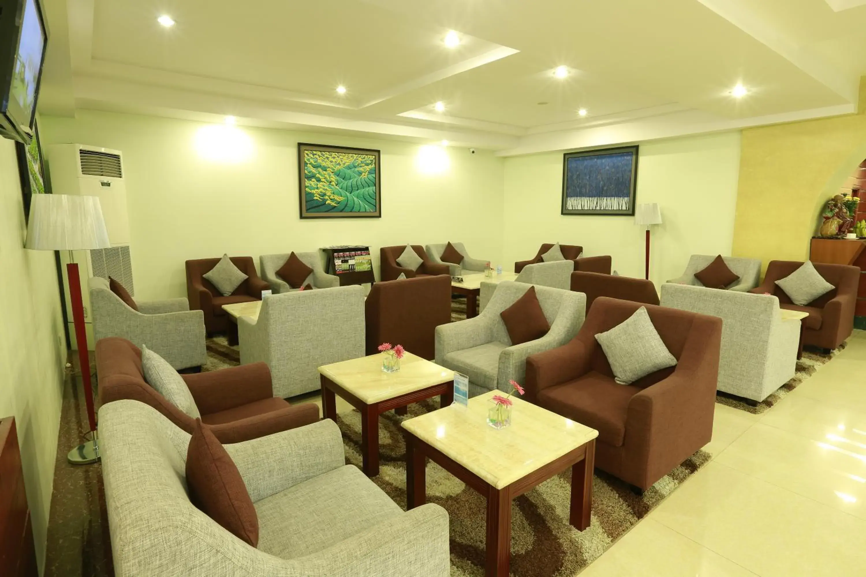Lobby or reception, Lounge/Bar in Best Western Green Hill Hotel